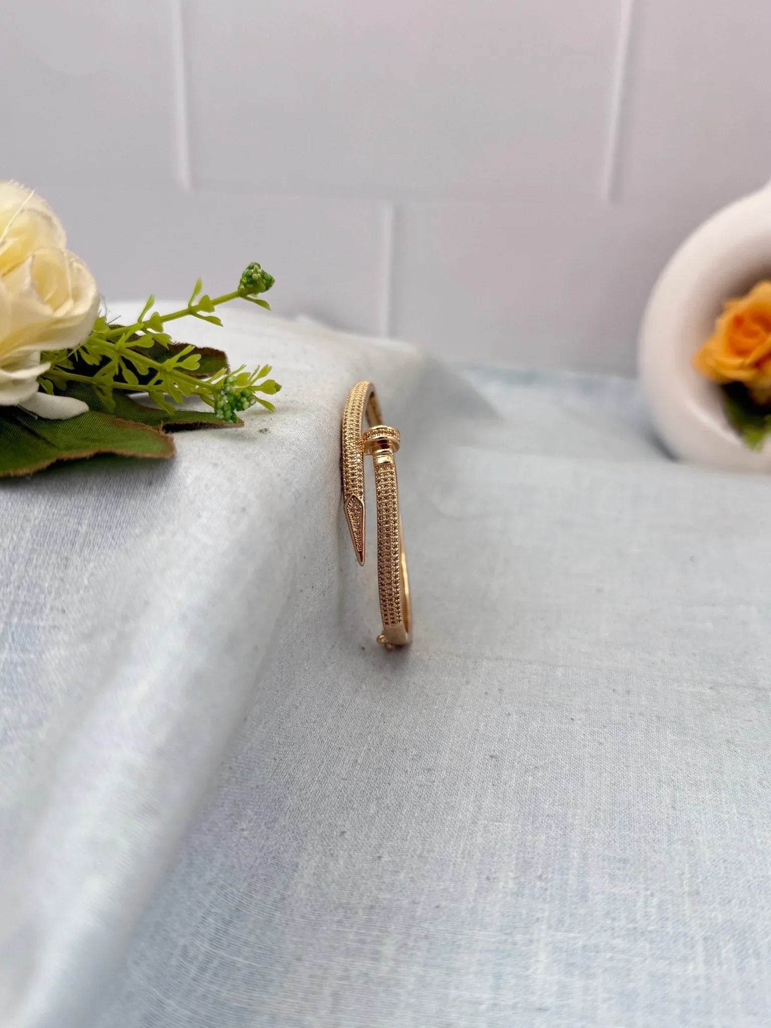 Designer Statement Stone Bracelet 7056 - Mahilas