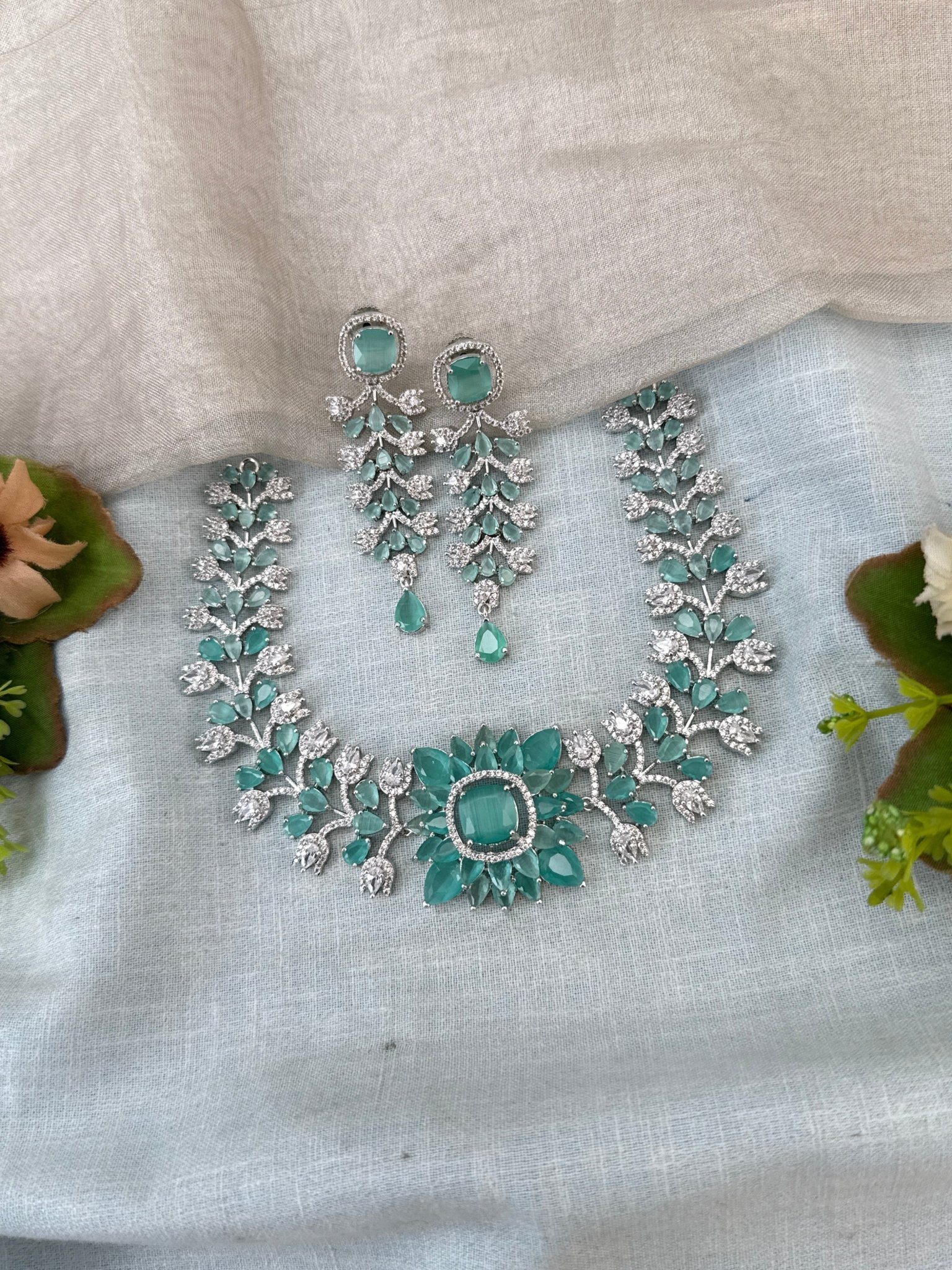 Designer Stone Short Necklace Set 813 - Mahilas
