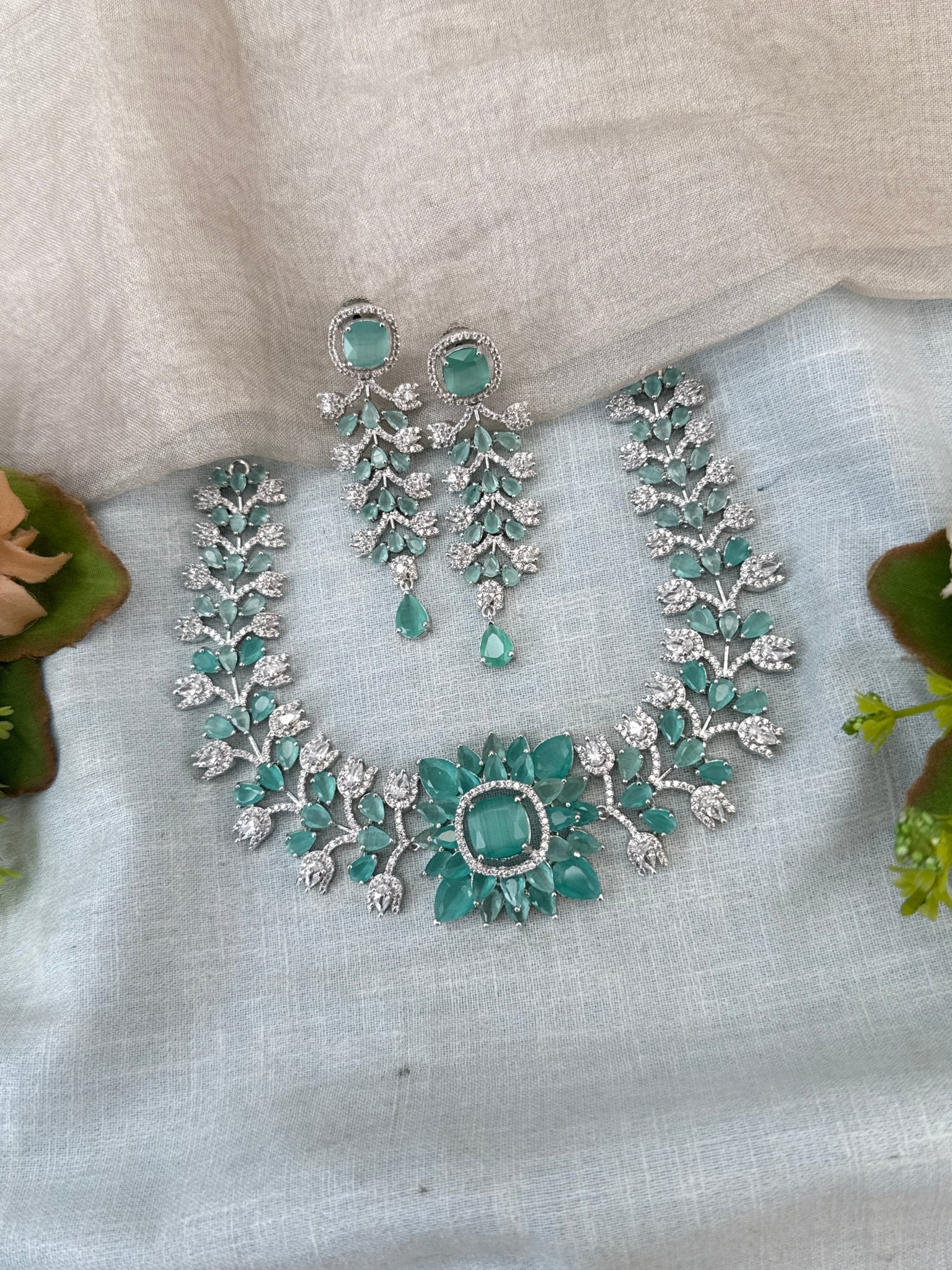 Designer Stone Short Necklace Set 813 - Mahilas