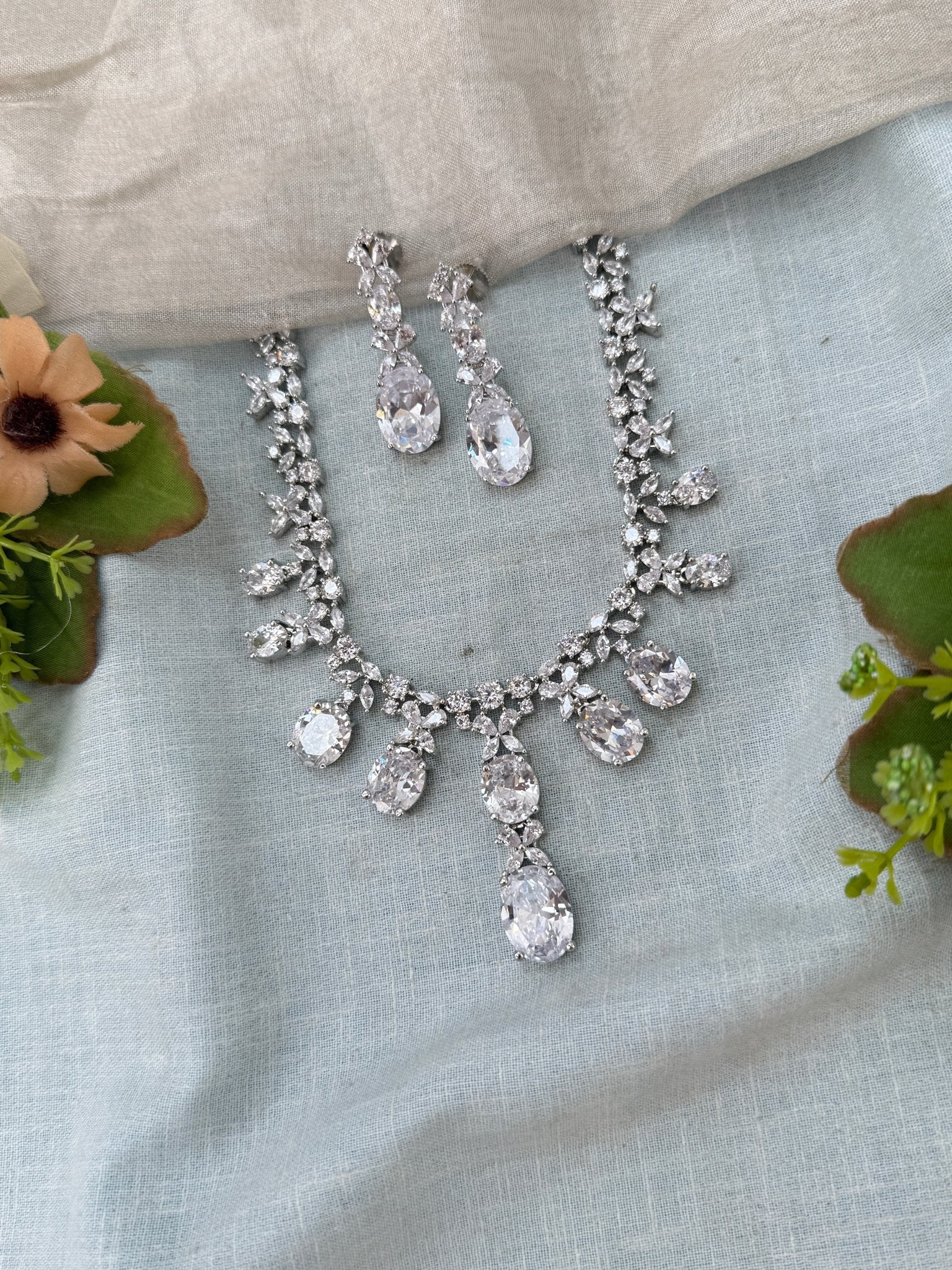 Designer Stone Short Necklace Set 818 - Mahilas