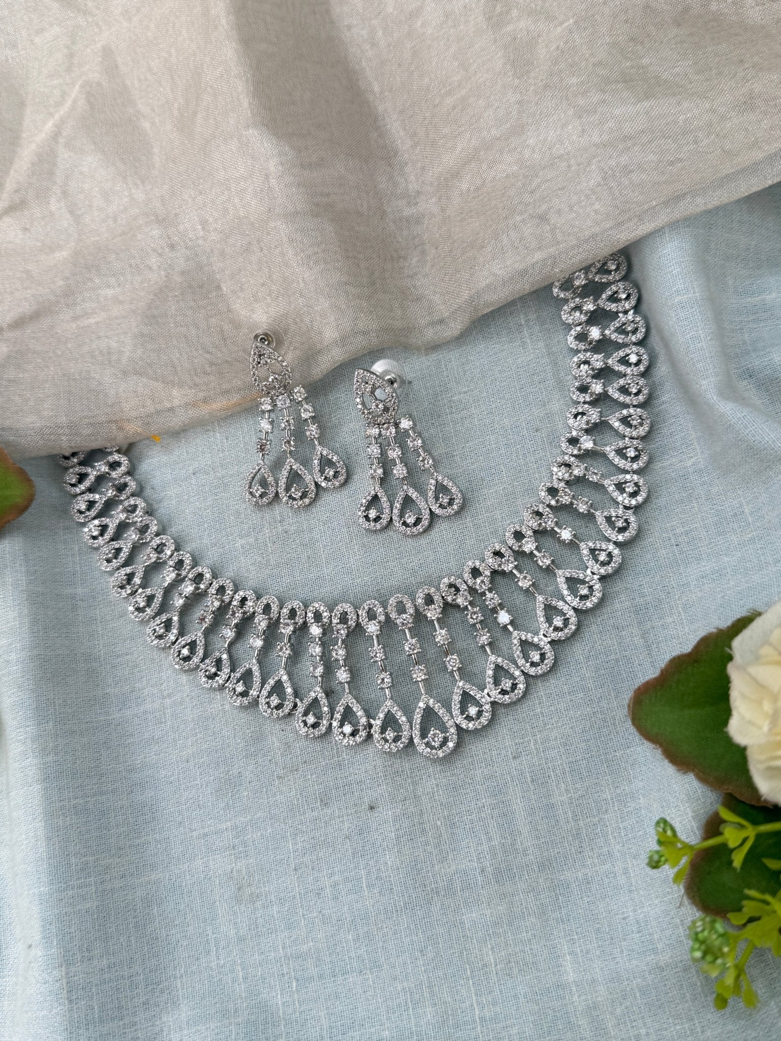 Designer Stone Short Necklace Set 823 - Mahilas