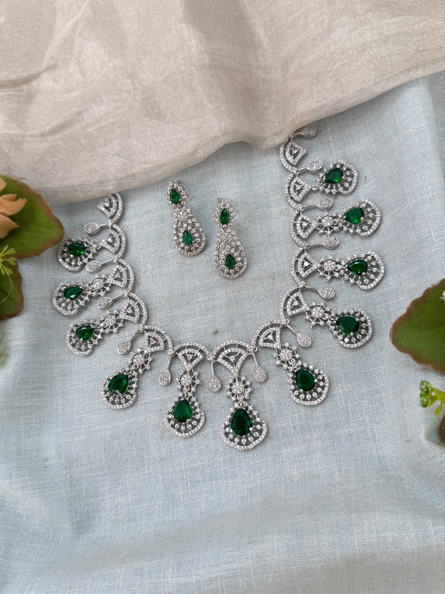Designer Stone Short Necklace Set 827 - Mahilas