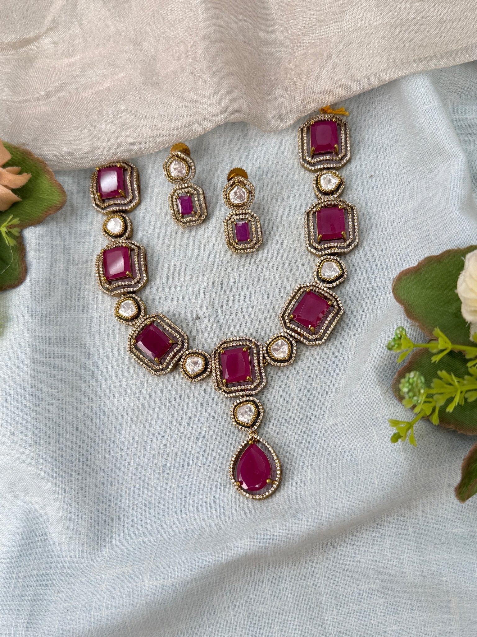 Designer Victorian Stone Short Necklace Set 728 - Mahilas