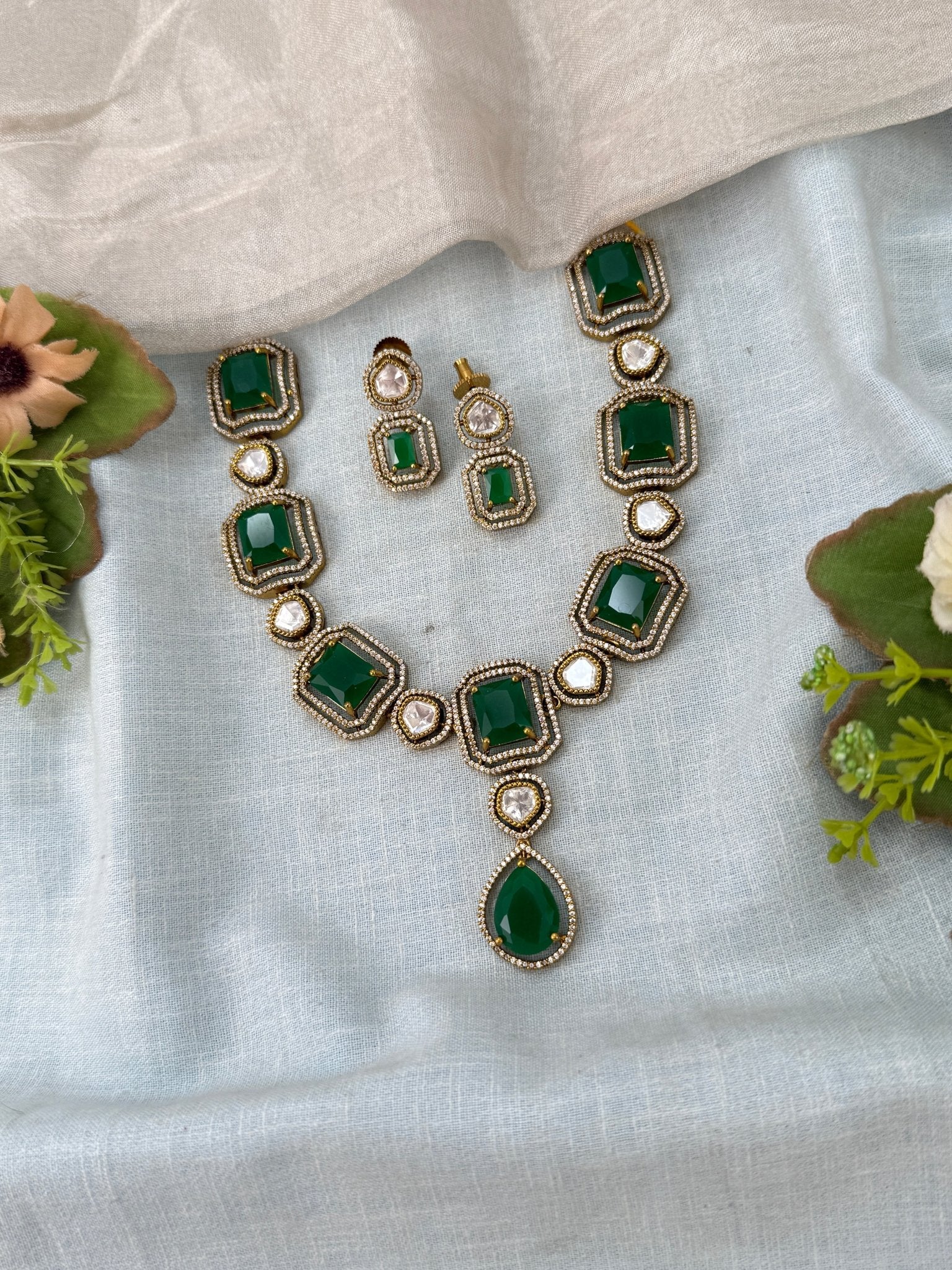 Designer Victorian Stone Short Necklace Set 729 - Mahilas