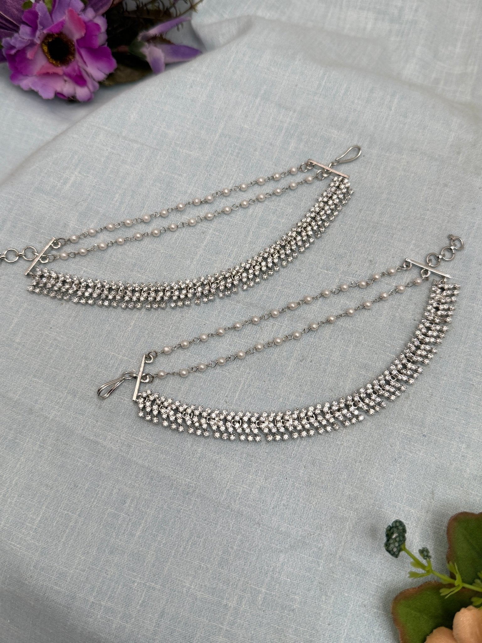 Designer White Stone Maatal Ear Chinn 184 - Mahilas