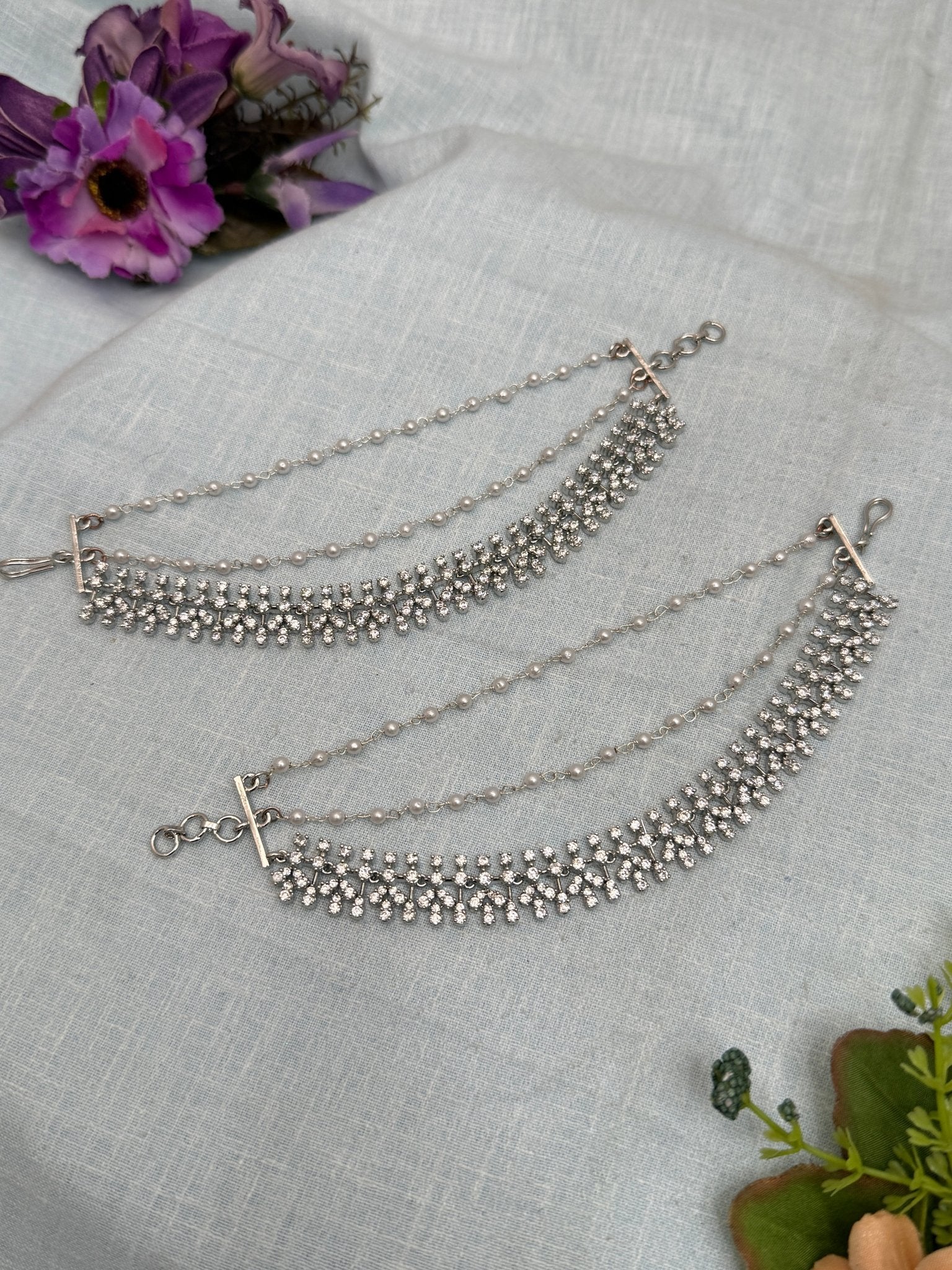 Designer White Stone Maatal Ear Chinn 185 - Mahilas
