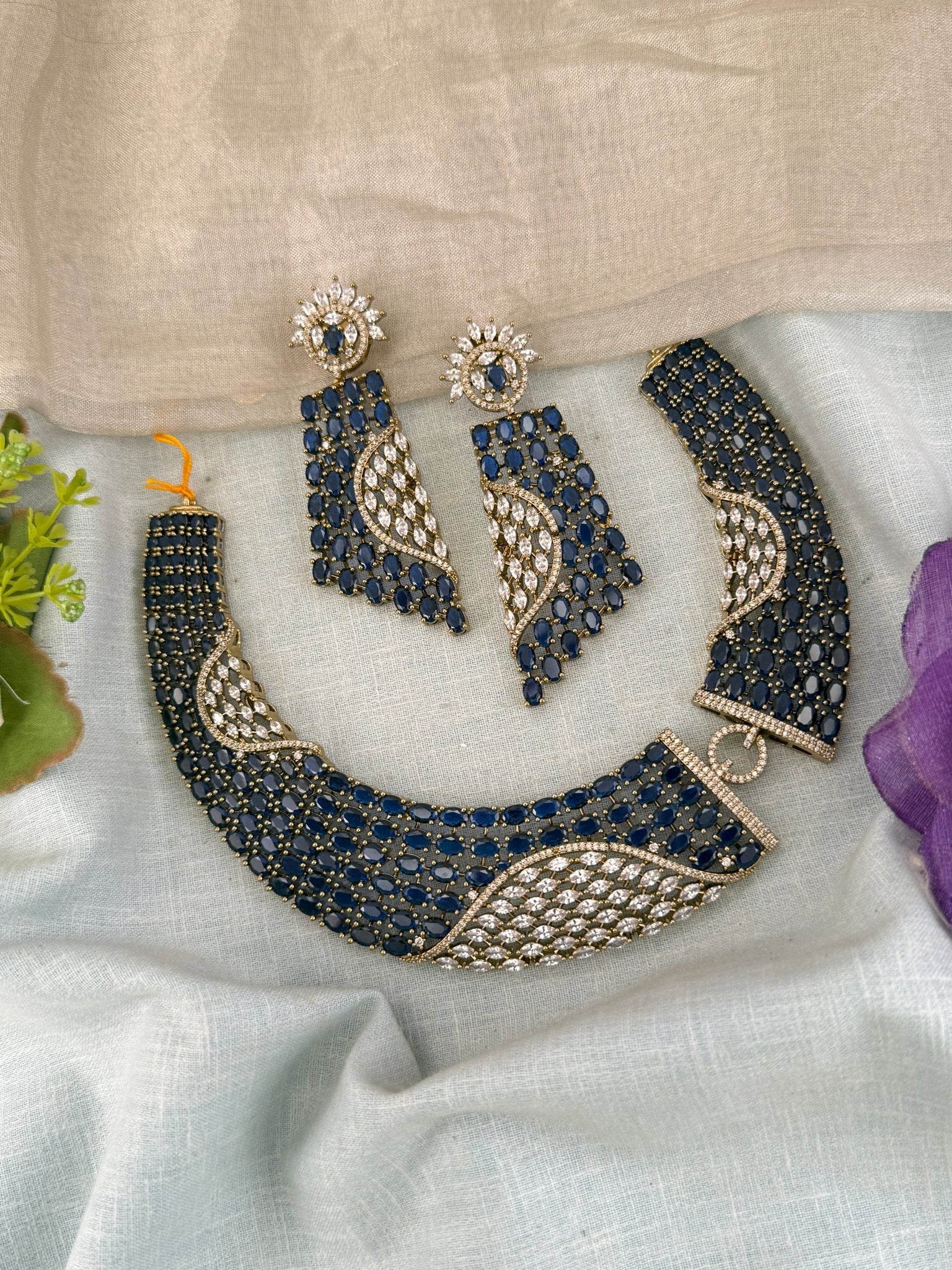 Disigner Stone Short Necklace Set 836 - Mahilas
