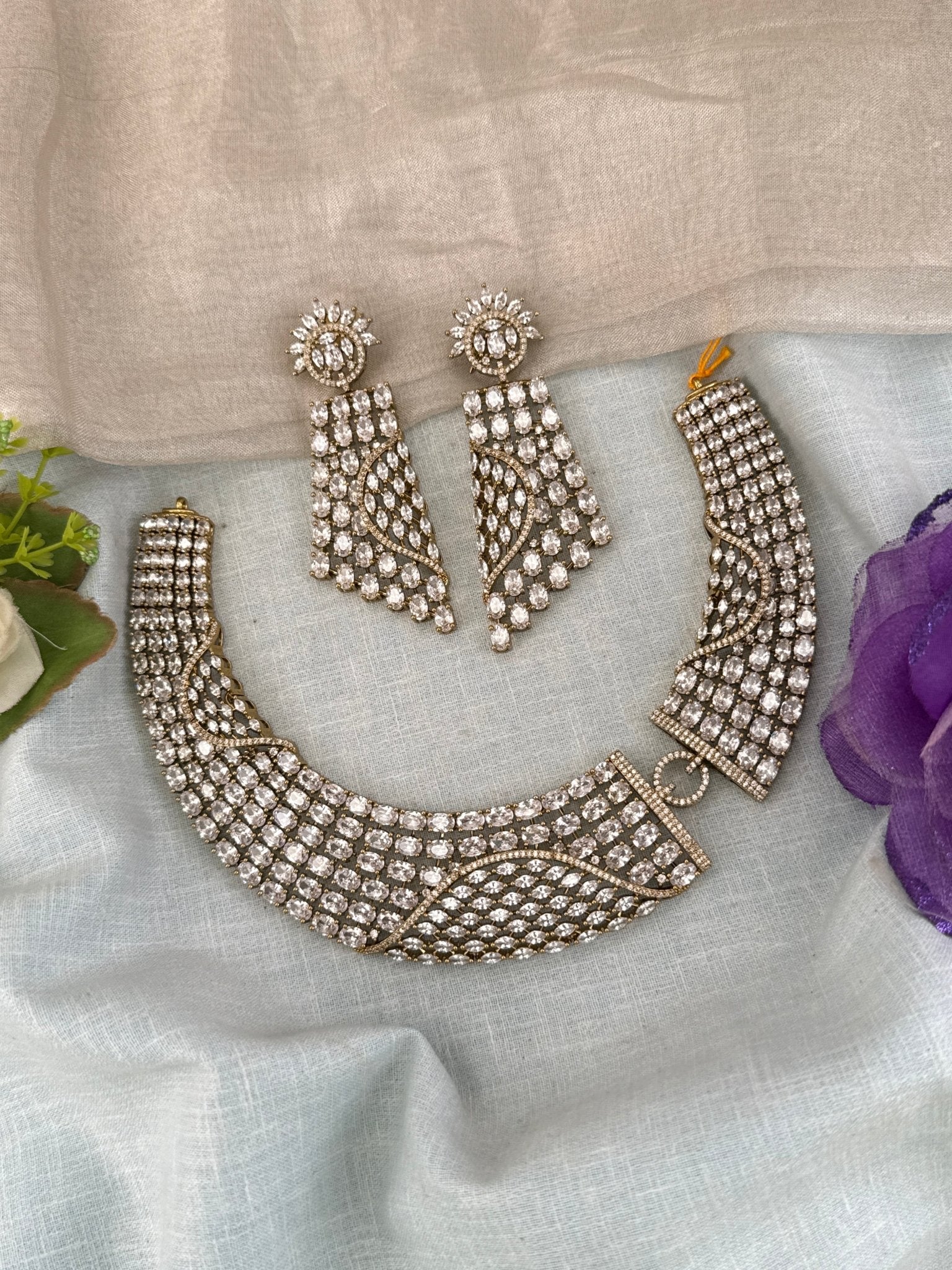 Disigner Stone Short Necklace Set 839 - Mahilas