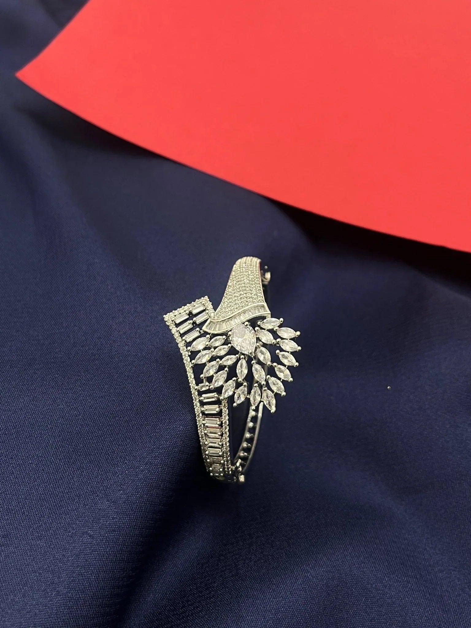 Elegant Bracelet 6775 - Mahilas