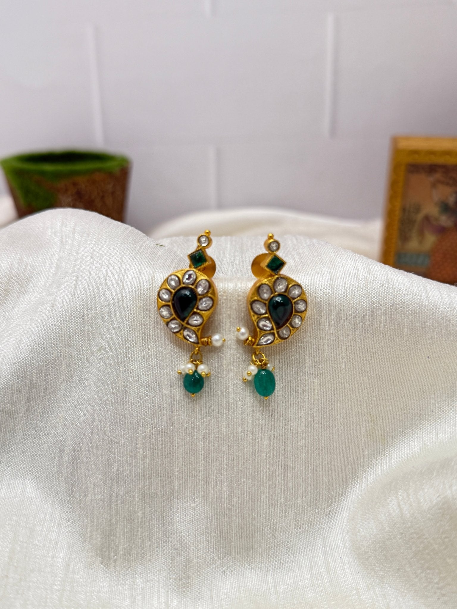 Jadau Kundan Earrings 1146 - Mahilas