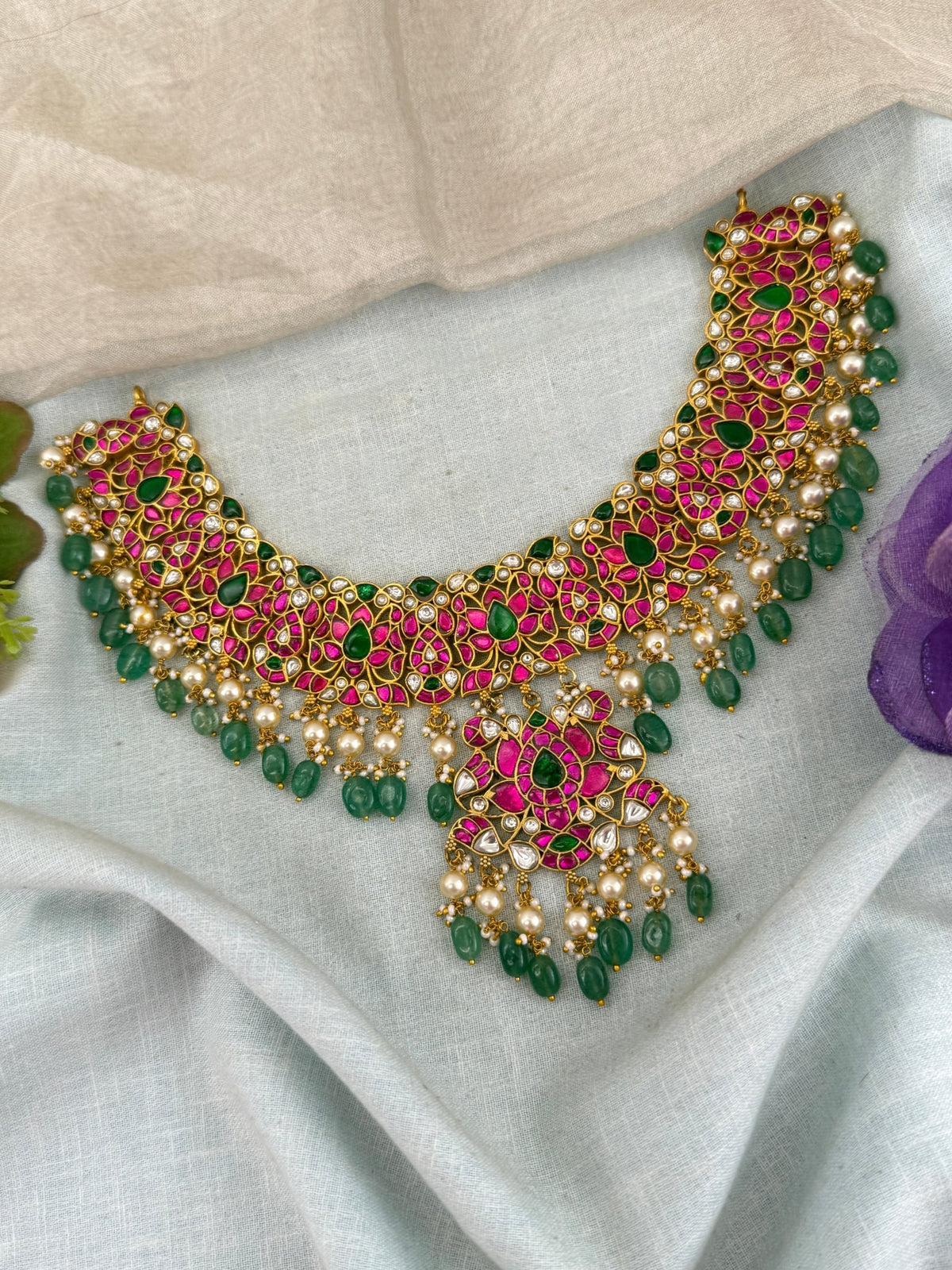 Jadau Kundan Grand Lotus Short Pendant Necklace | 113 - Mahilas