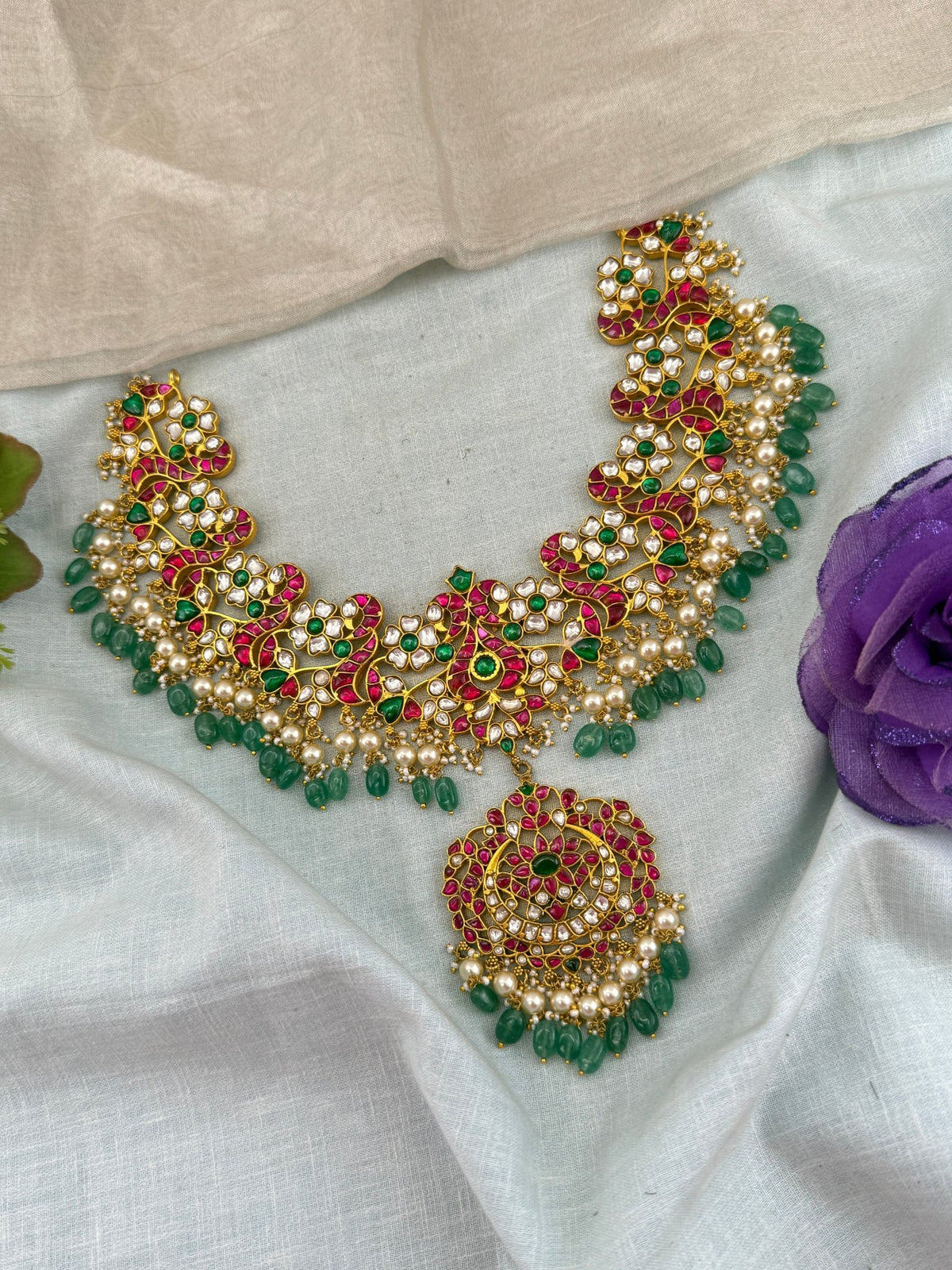 Jadau Kundan Grand Short Pendant Necklace | 110 - Mahilas