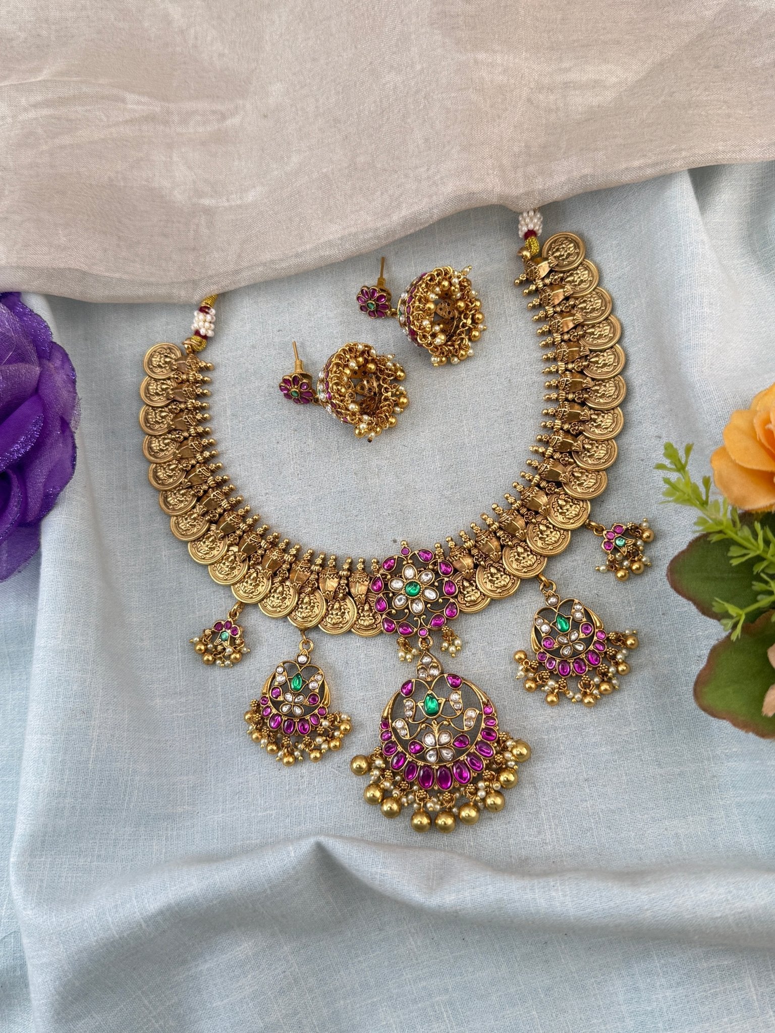 Jadau Kundan Necklace Kaasu Pendant Royal Short Set | N0025 - Mahilas