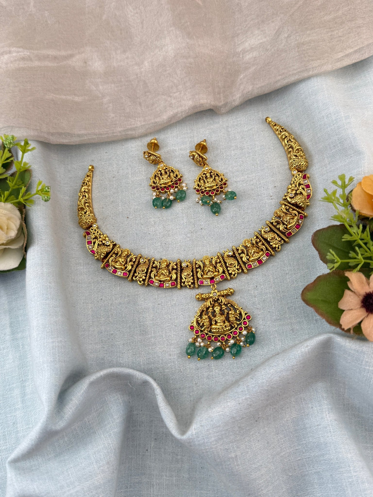 Jadau Kundan Necklace Lakshmi Pendant Set | N0108 - Mahilas