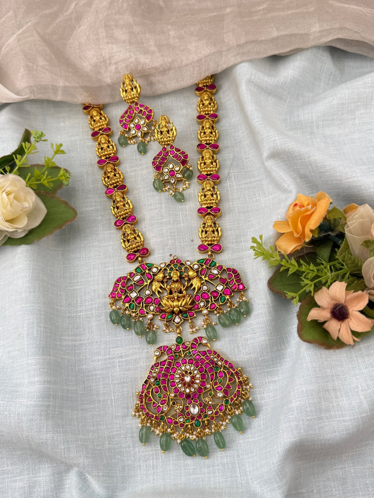 Jadau Kundan Necklace Peacock Pendant Luxury Short Set | N0413 - Mahilas