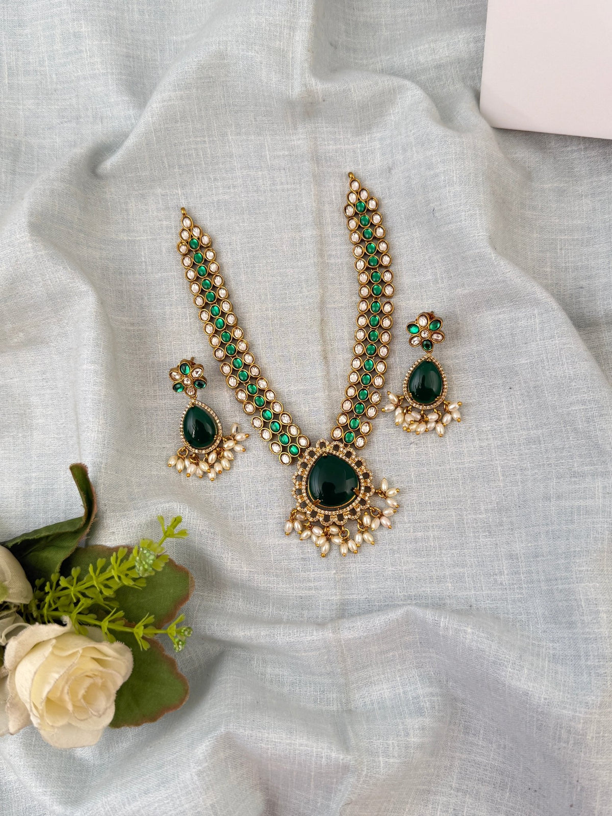 Jadau Kundan Pendant Short Necklace Set | 517 - Mahilas