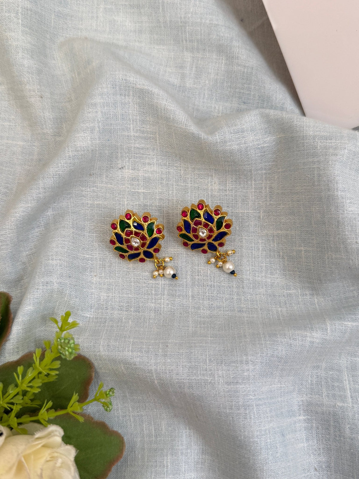 Jadau Kundan Stud Earring | E0280 - Mahilas