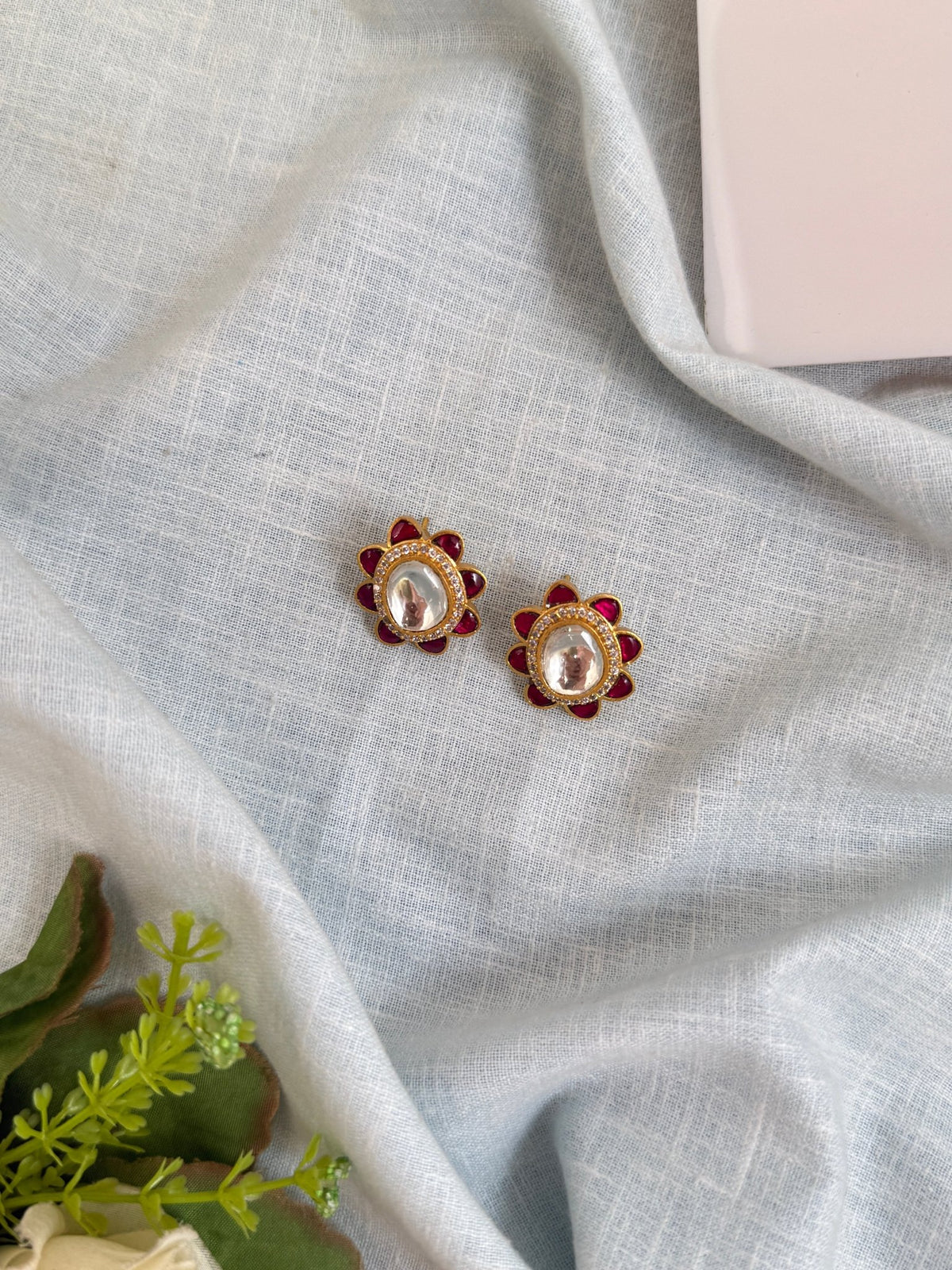 Jadau Kundan Stud Earring | E0288 - Mahilas