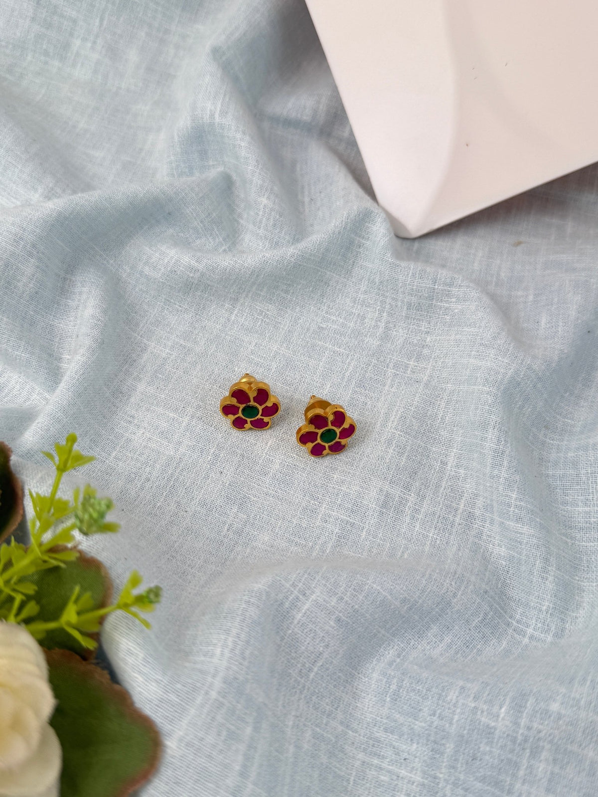 Jadau Kundan Stud Earrings | E0500 - Mahilas