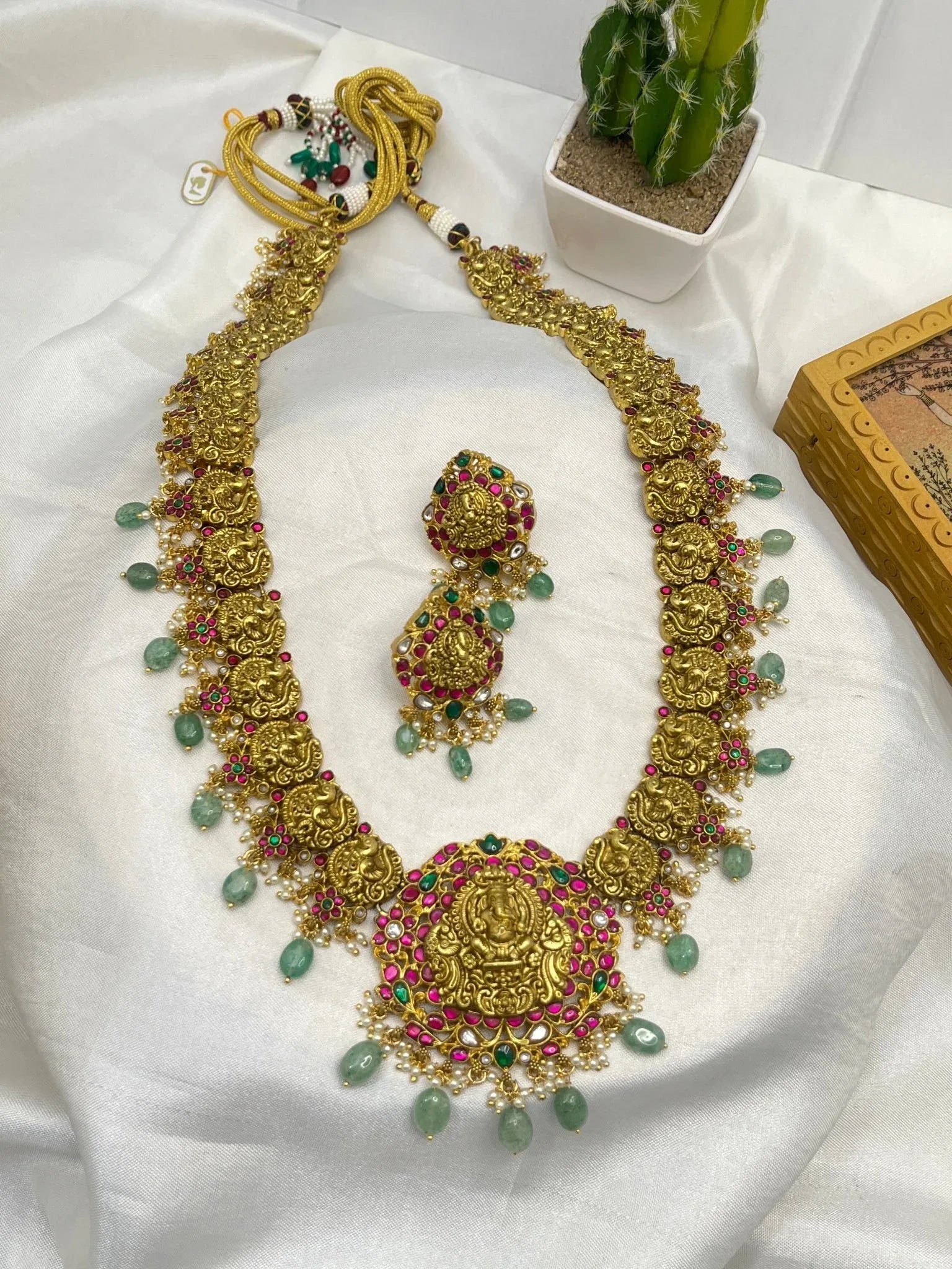 Jadau Necklace Set 101 - Mahilas