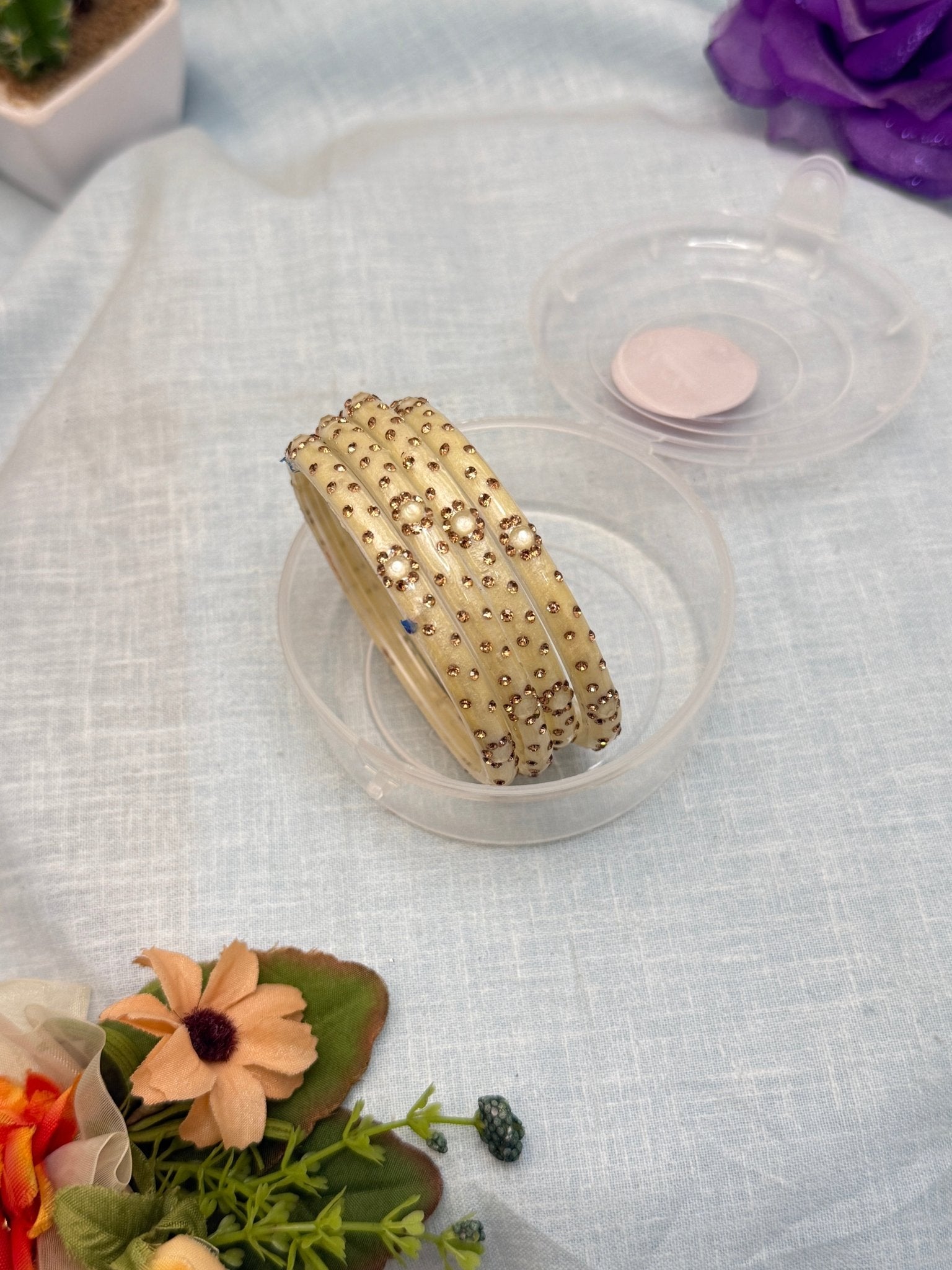 Kada Glass Bangles for Gifting Your Loved Ones - Pack Evara - Mahilas