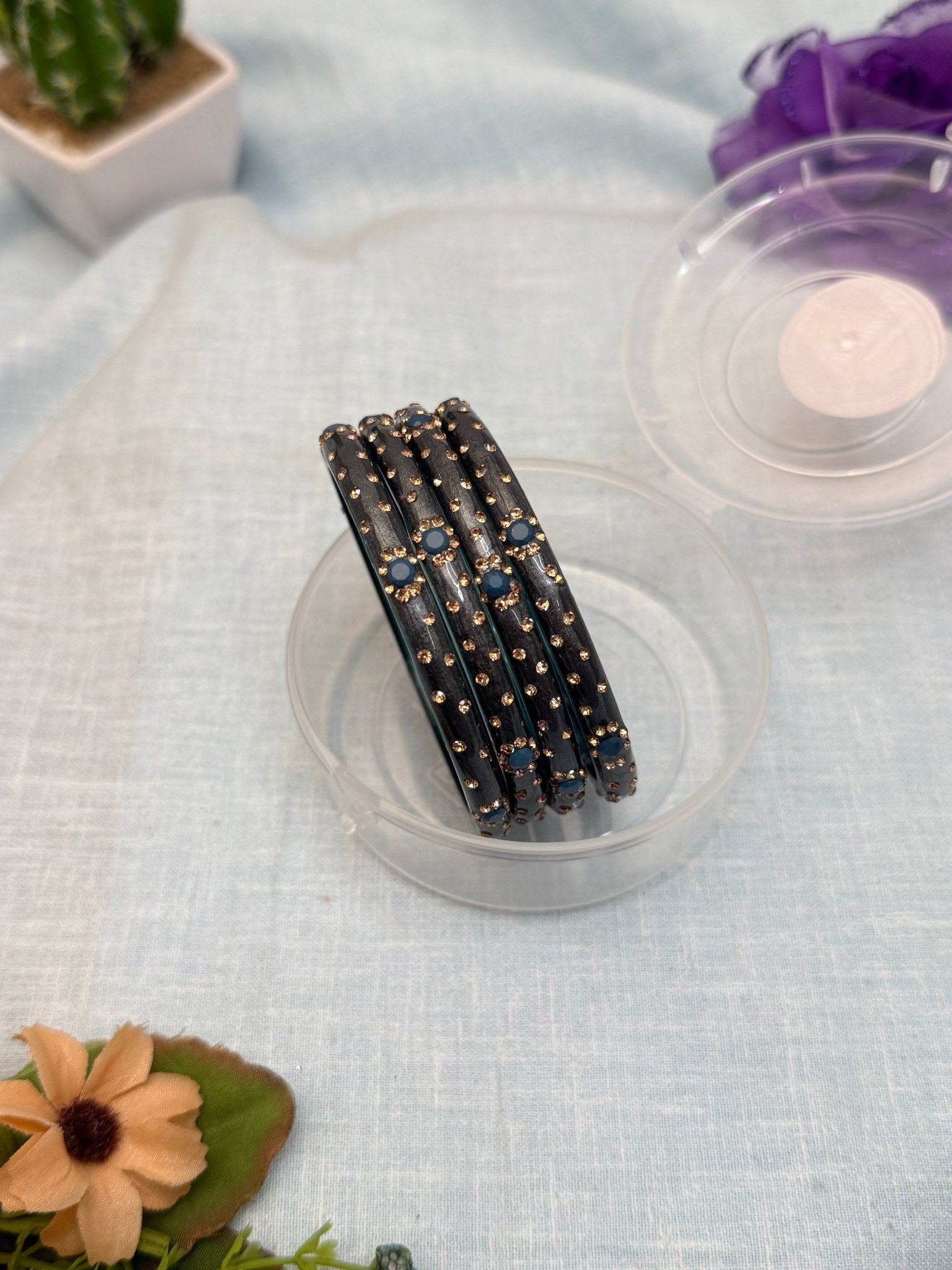 Kada Glass Bangles for Gifting Your Loved Ones - Pack Evara - Mahilas