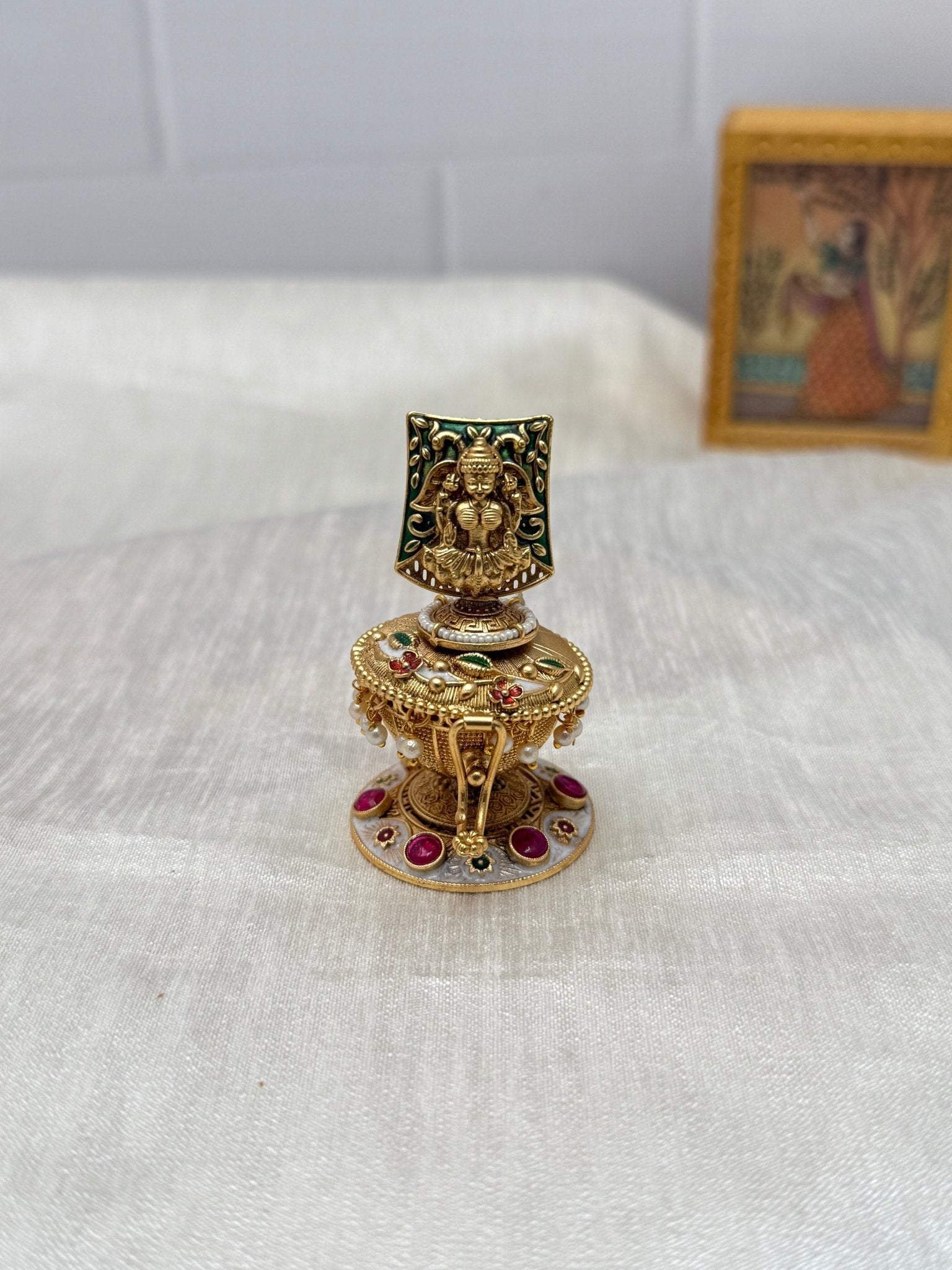 Kumkum Bharani Box - 003 - Mahilas