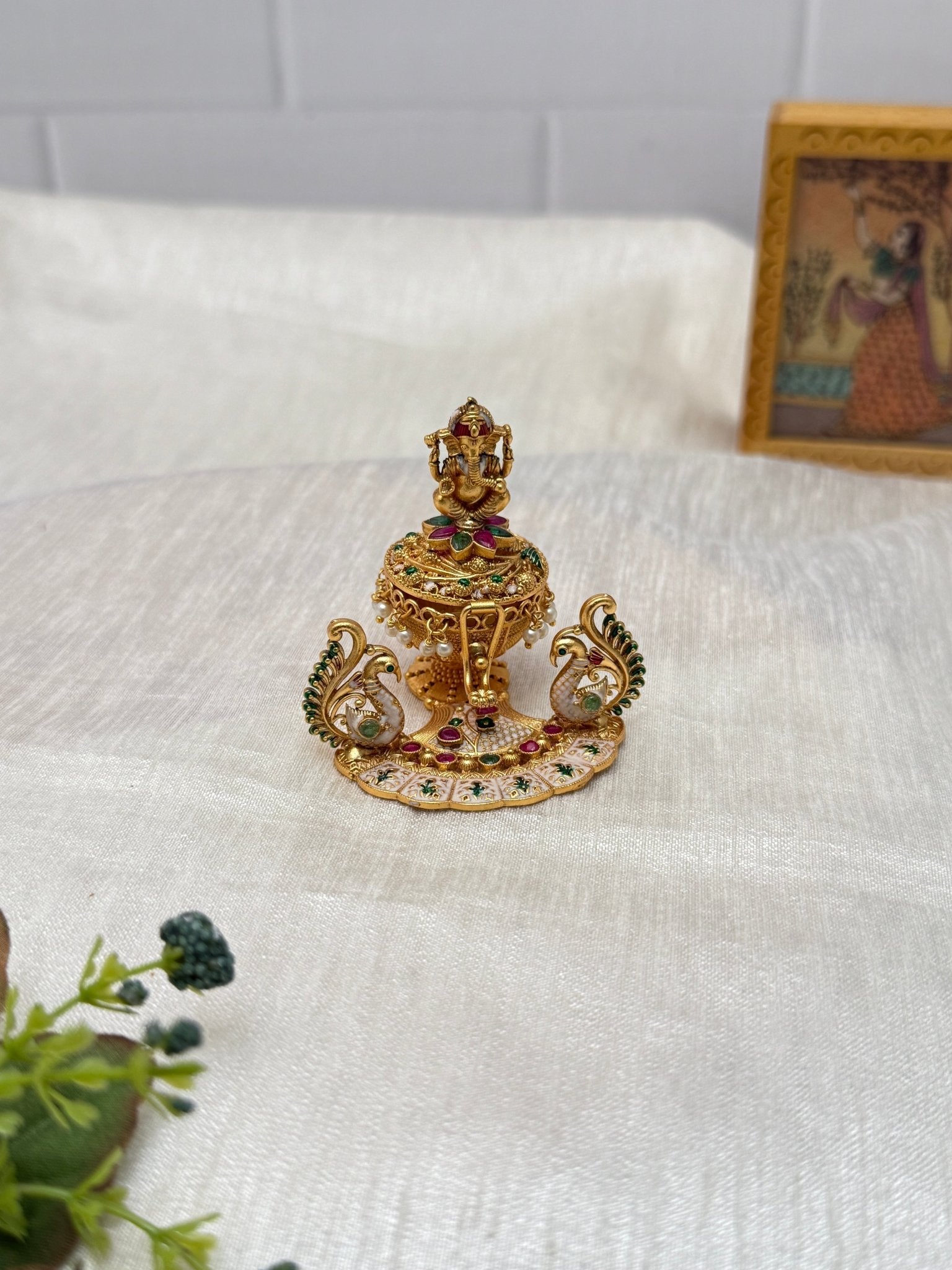 Kumkum Bharani Box - 012 - Mahilas