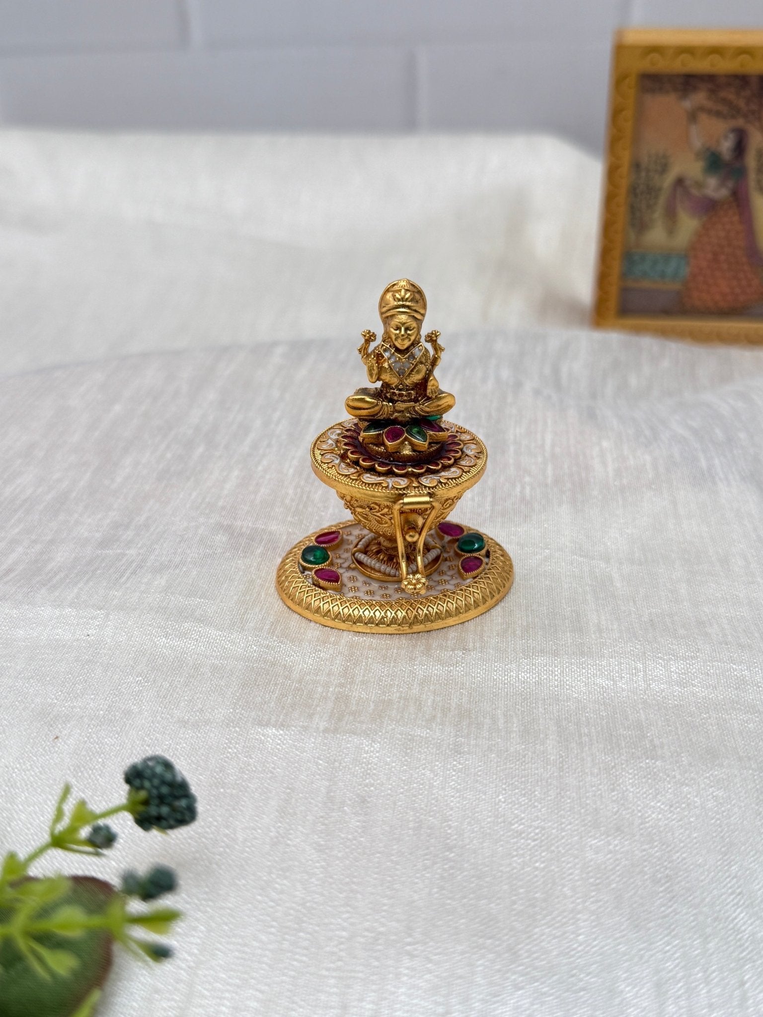 Kumkum Bharani Box - 014 - Mahilas