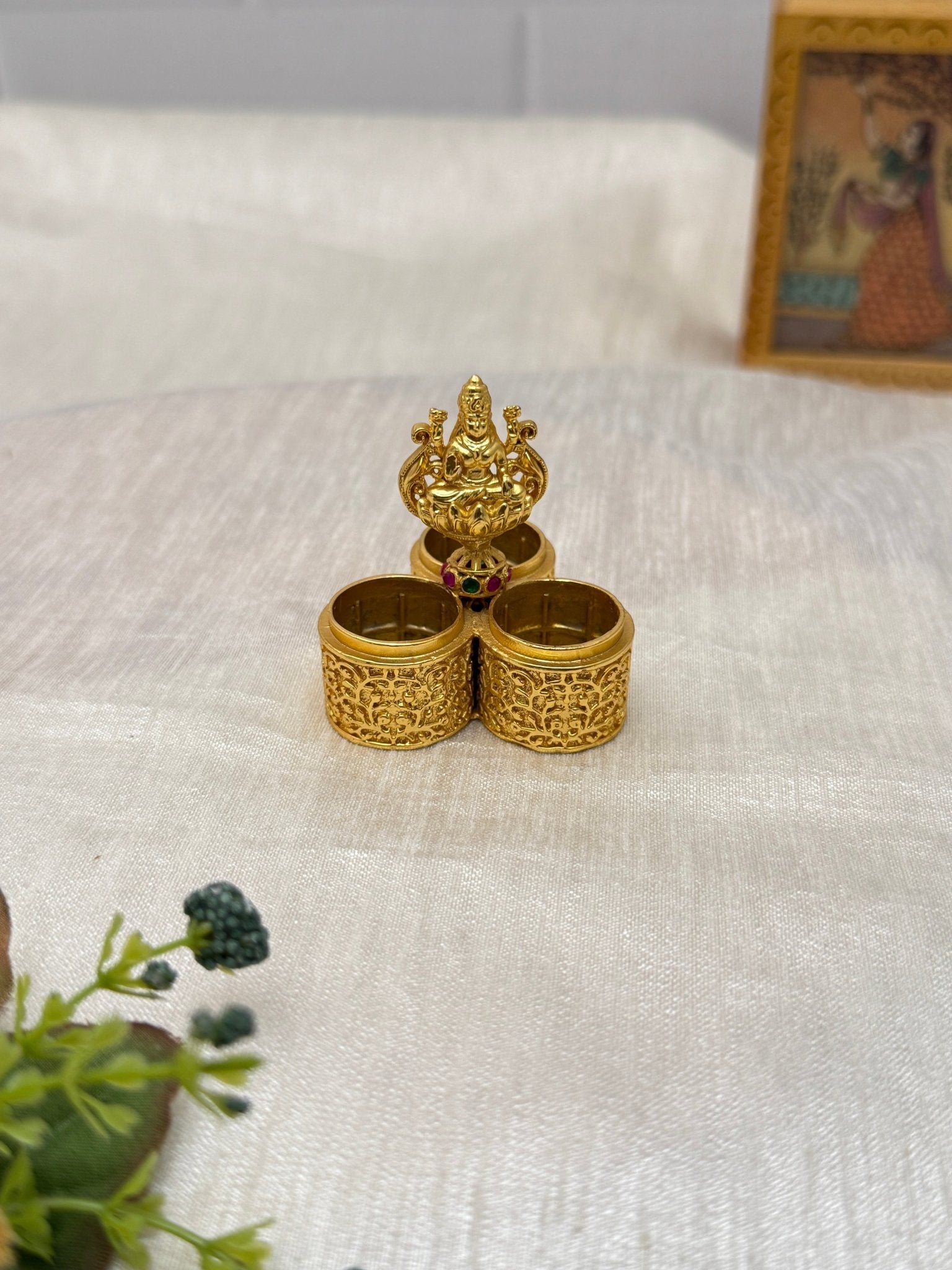 Kumkum Bharani Box - 017 - Mahilas