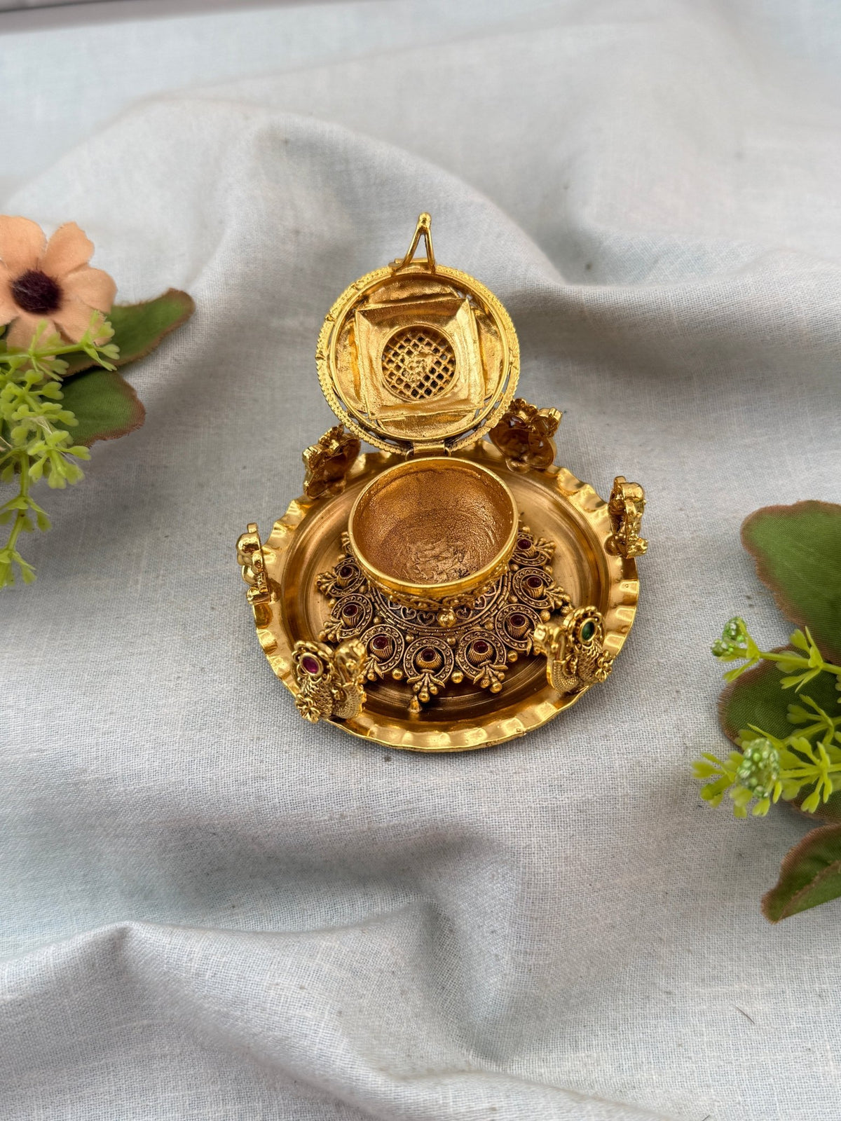 Kumkum Bharani Box | K0016 - Mahilas