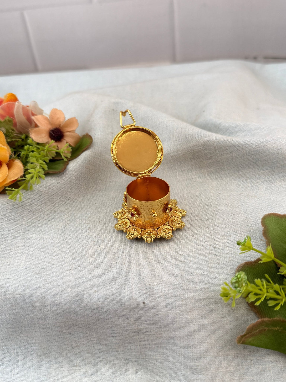 Kumkum Bharani Box | K0017 - Mahilas