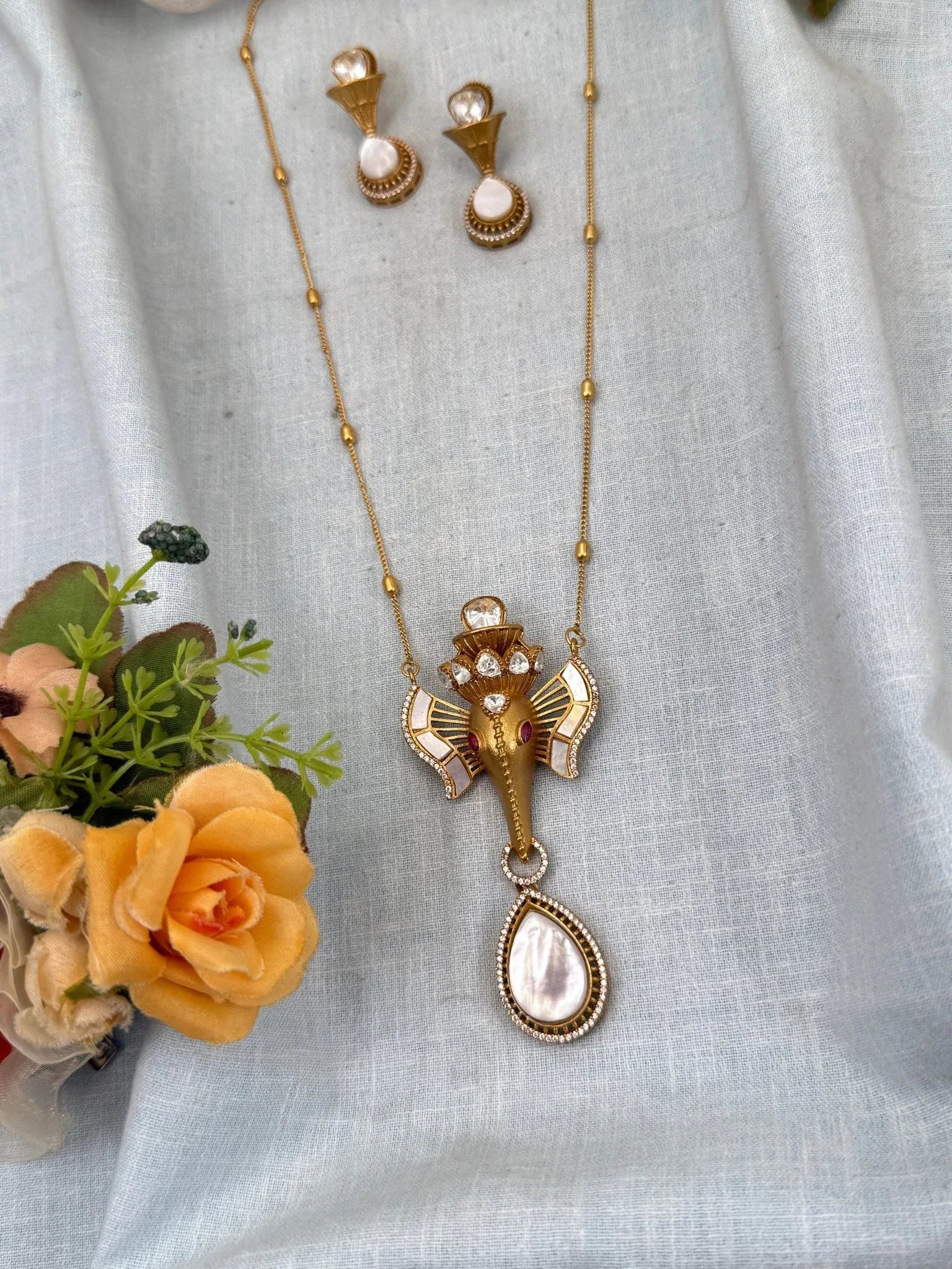 Kundan Elephant Pendant Luxury Necklace Set 694 - Mahilas