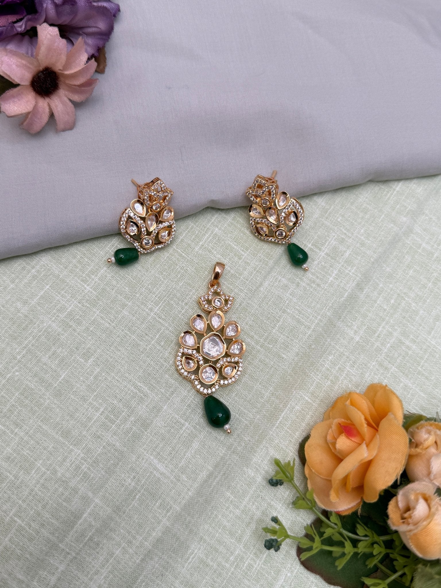 Kundan Pendant 050 - Mahilas