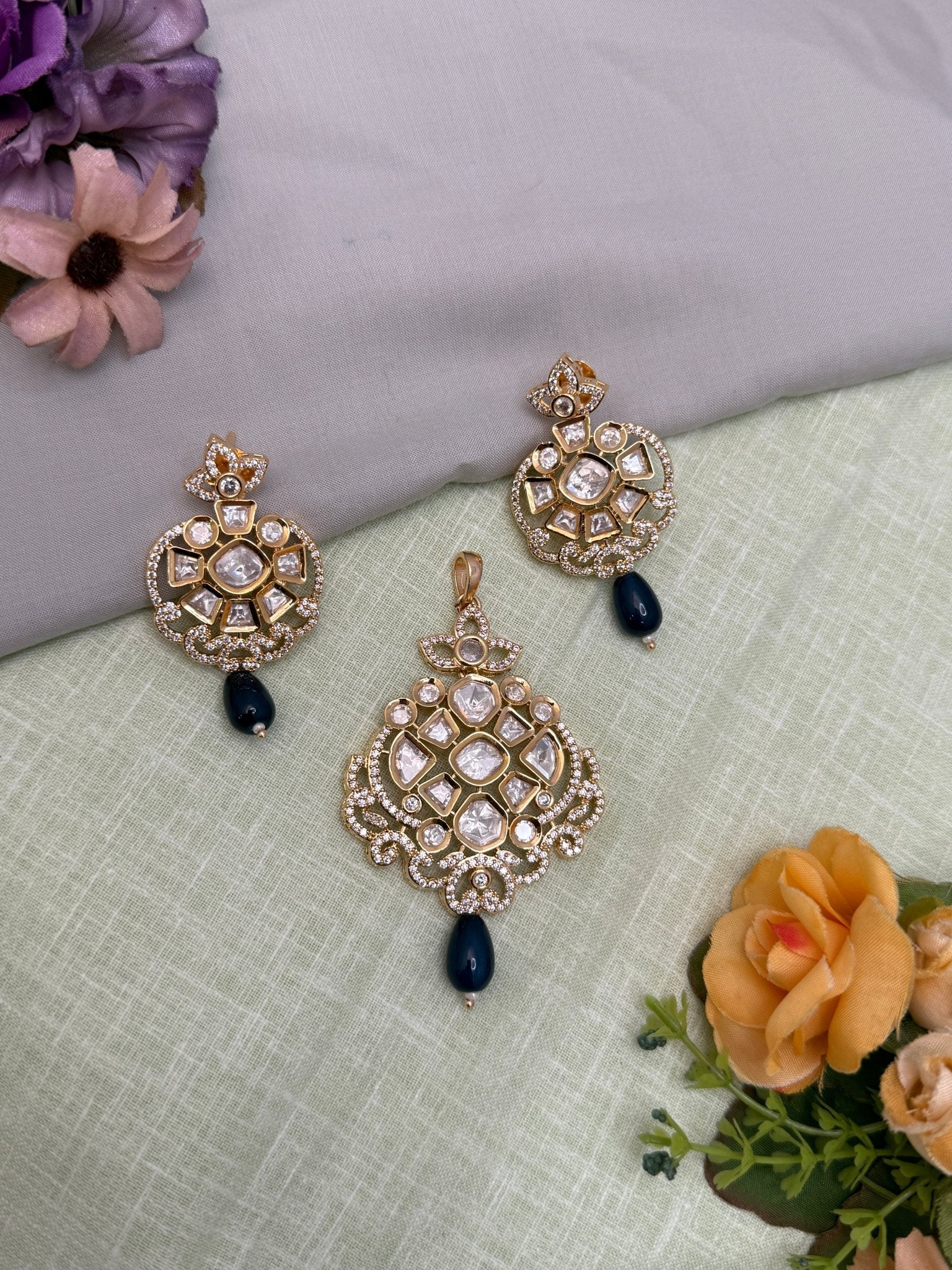 Kundan Pendant 052 - Mahilas