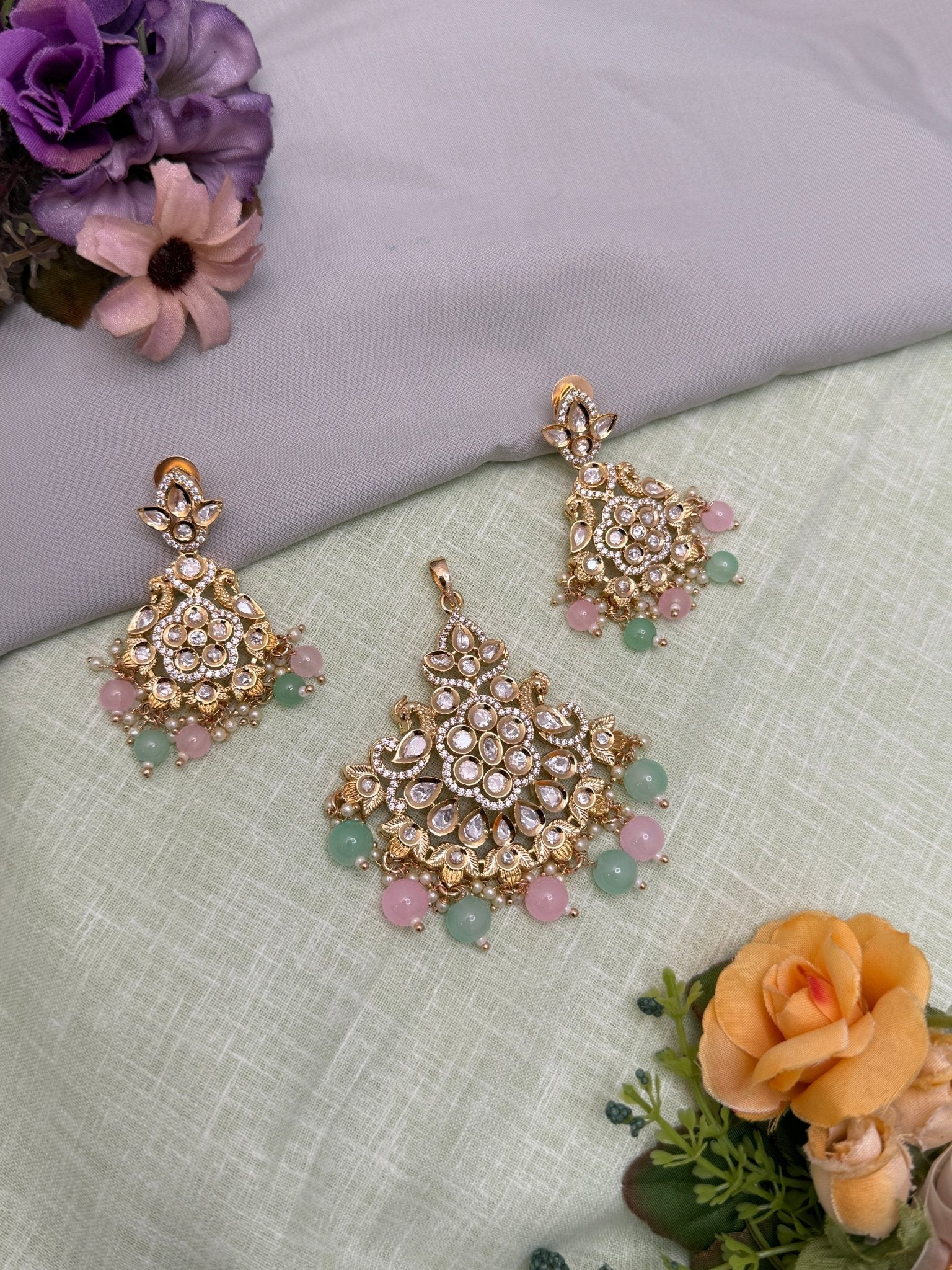Kundan Pendant 054 - Mahilas
