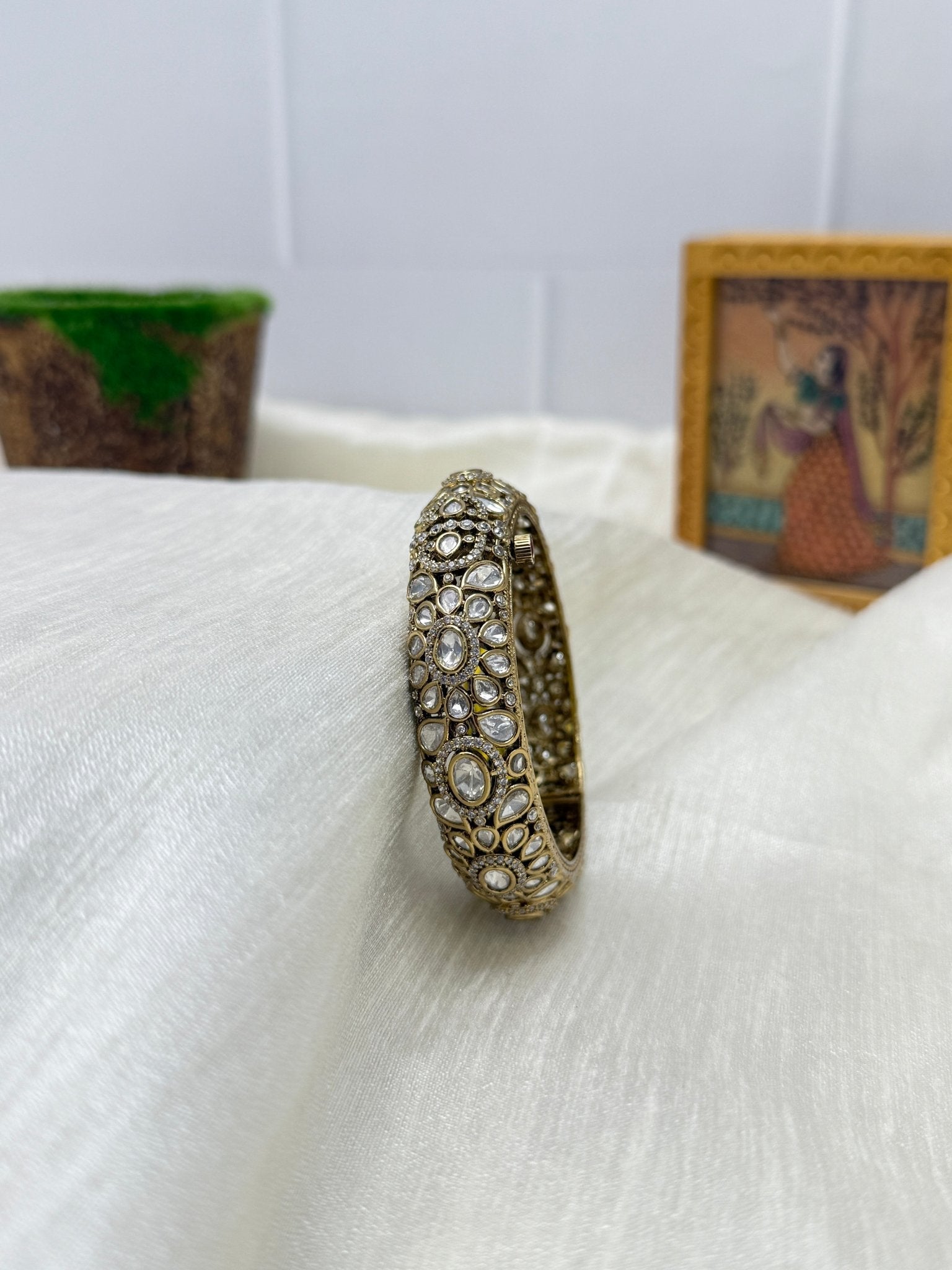 Kundan Stone Bangle 1061 - Mahilas