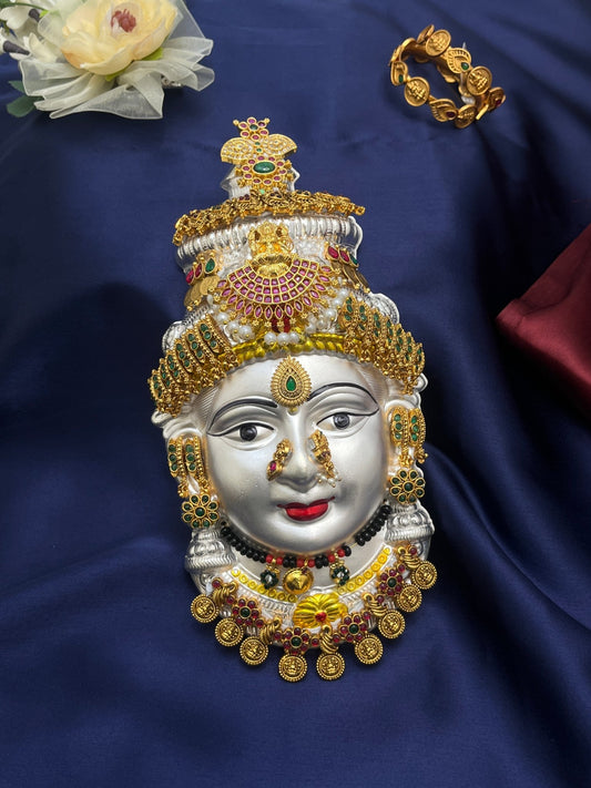 Lakshmi Idol 16 - Mahilas