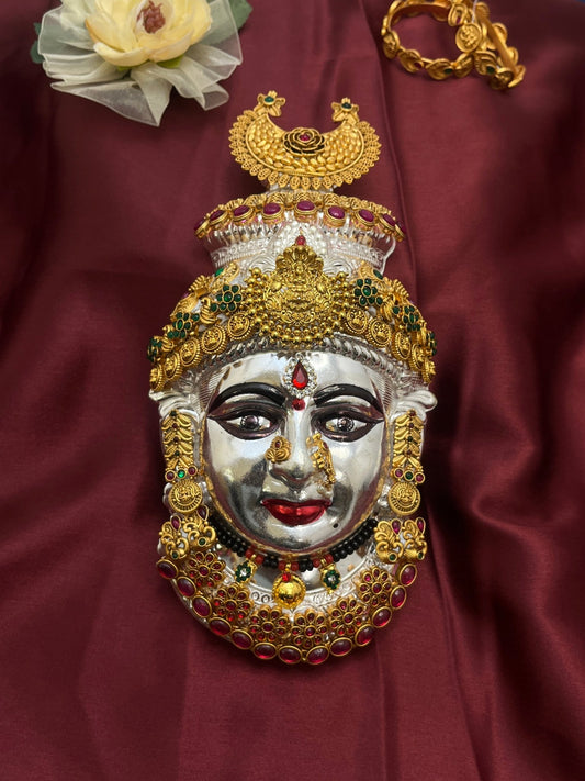 Lakshmi Idol 18 - Mahilas