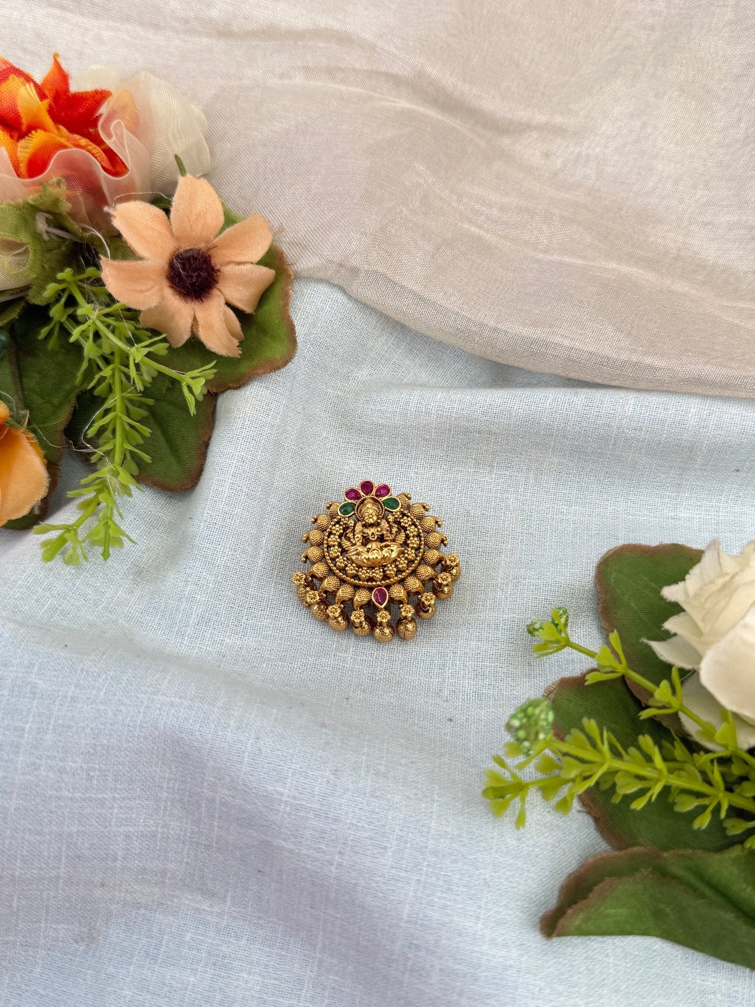 Luxurioius Antique Lakshmi Saree Pin 338 - Mahilas