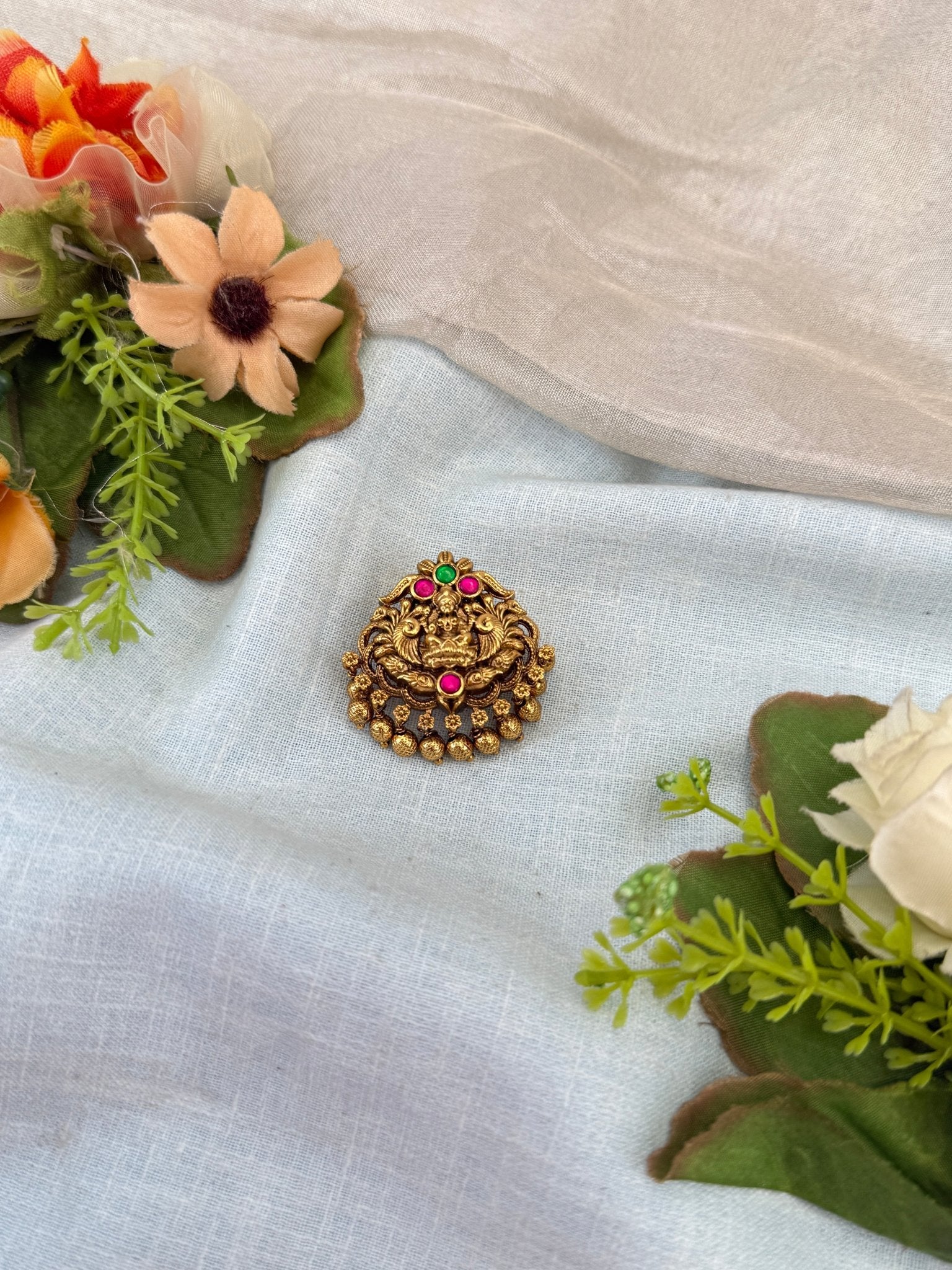 Luxurioius Antique Lakshmi Saree Pin 342 - Mahilas