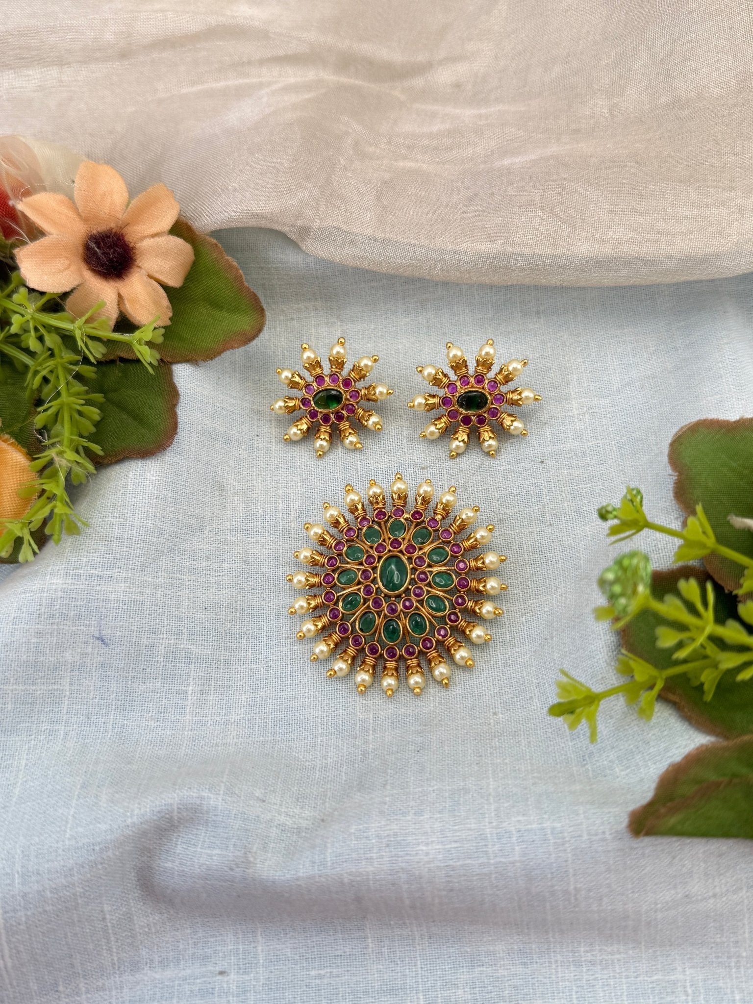 Luxurioius Antique Pendant with Earrings 353 - Mahilas