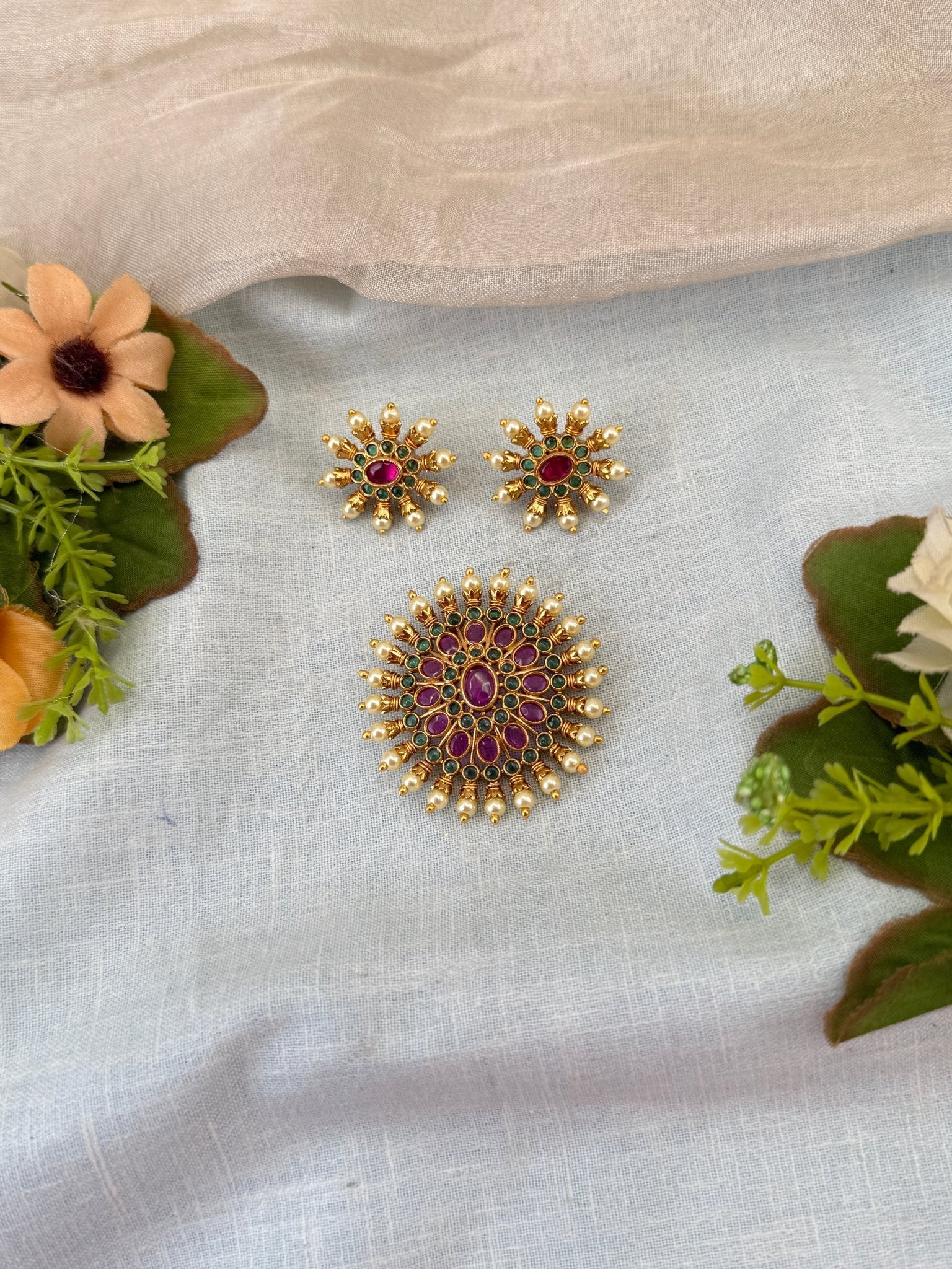 Luxurioius Antique Pendant with Earrings 357 - Mahilas