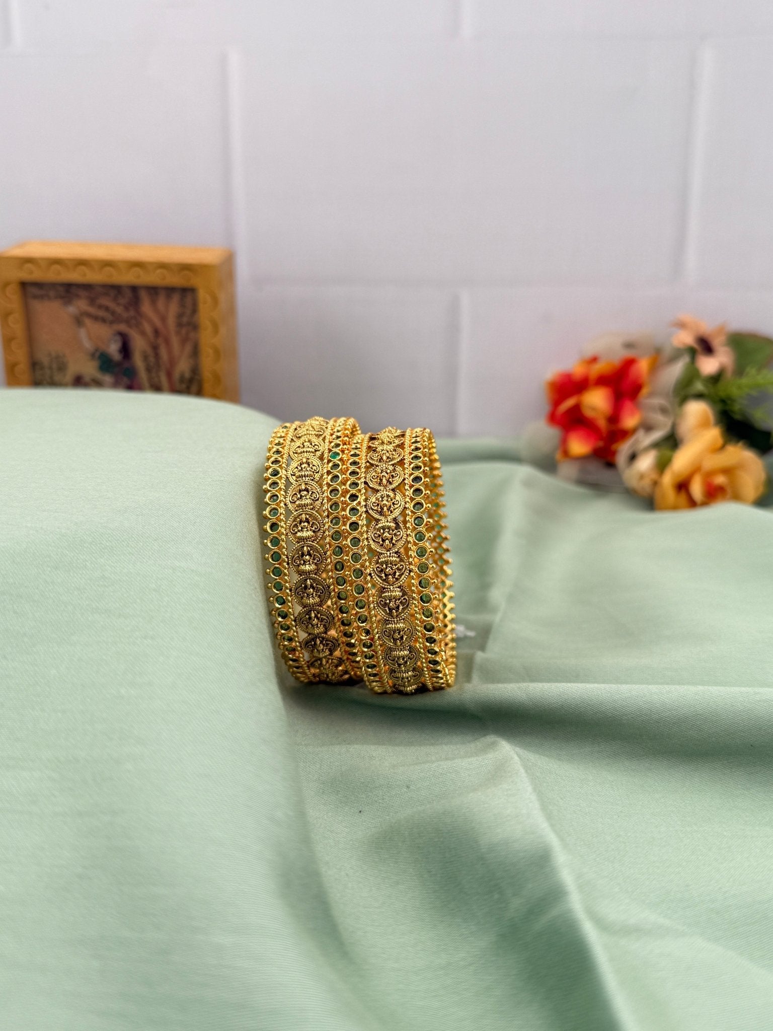 Luxurious Antique Bangles 7013 - Mahilas