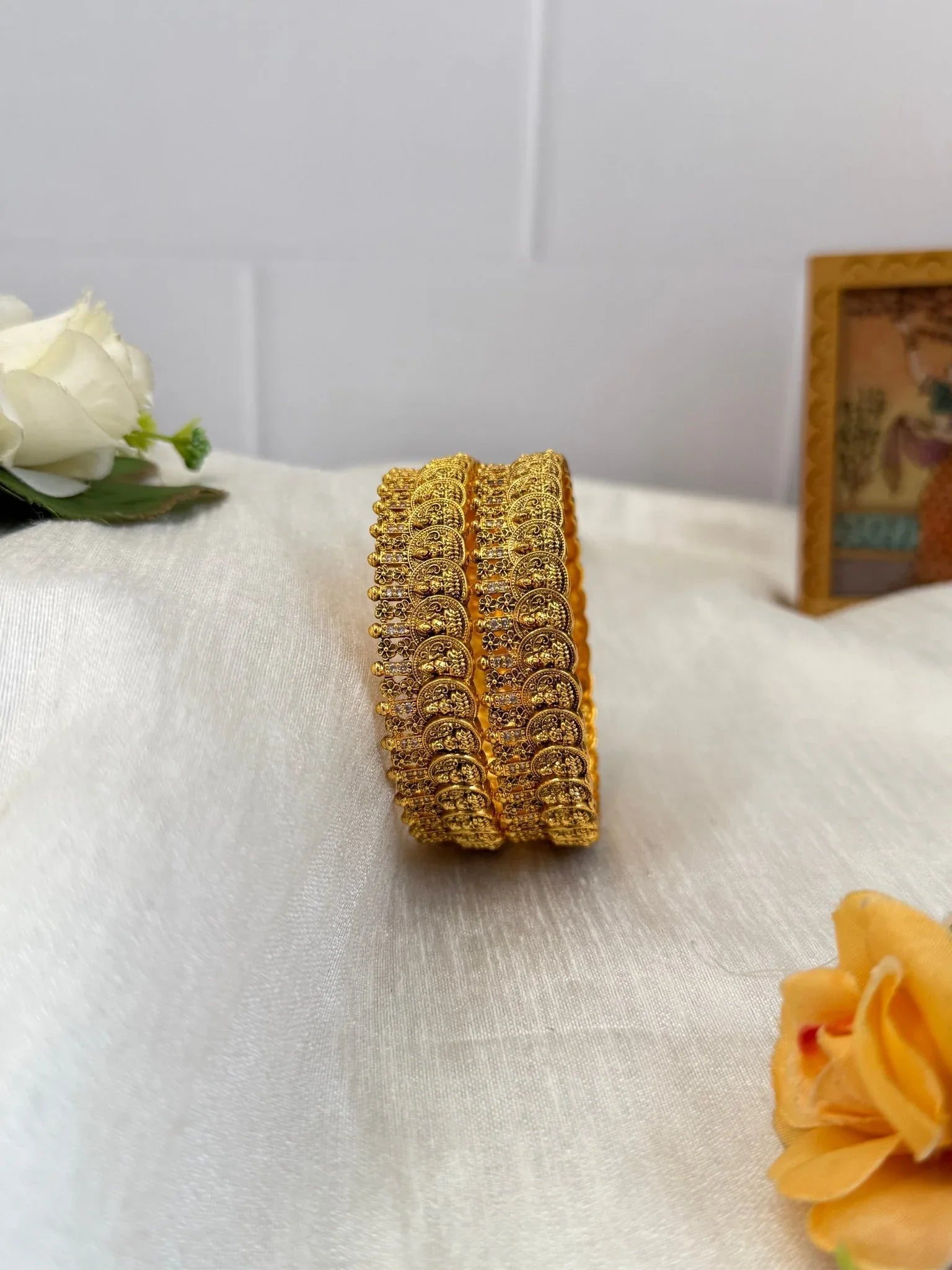 Luxurious Antique Bangles 7033 - Mahilas