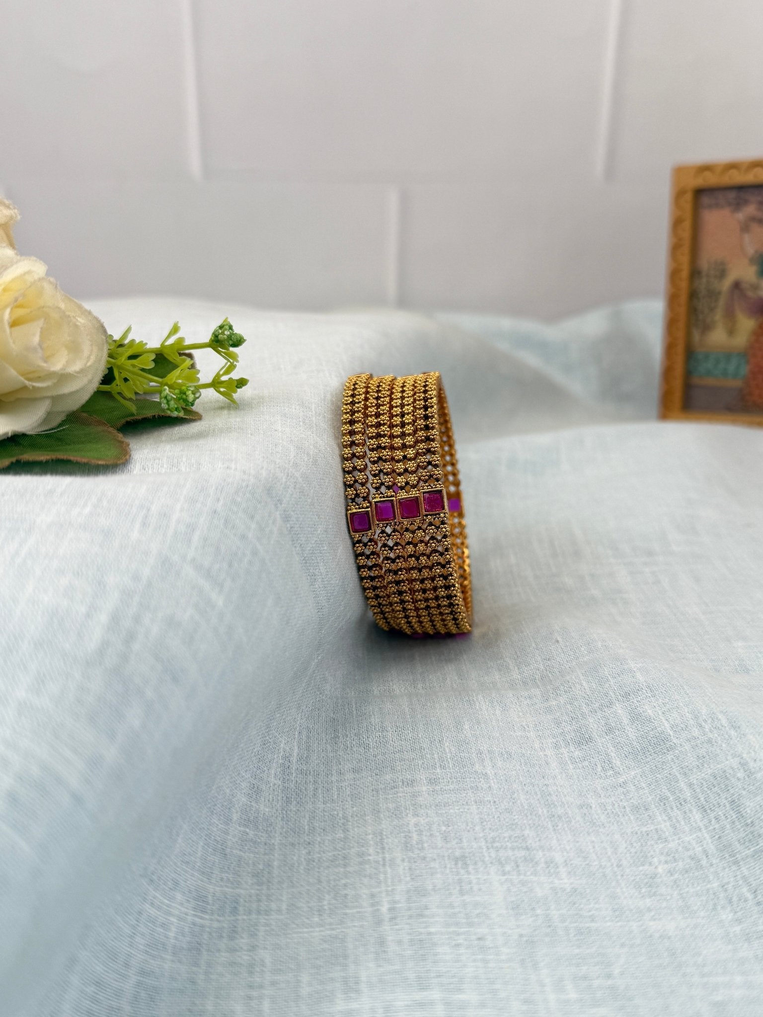 Luxurious Antique Bangles 7096 - Mahilas