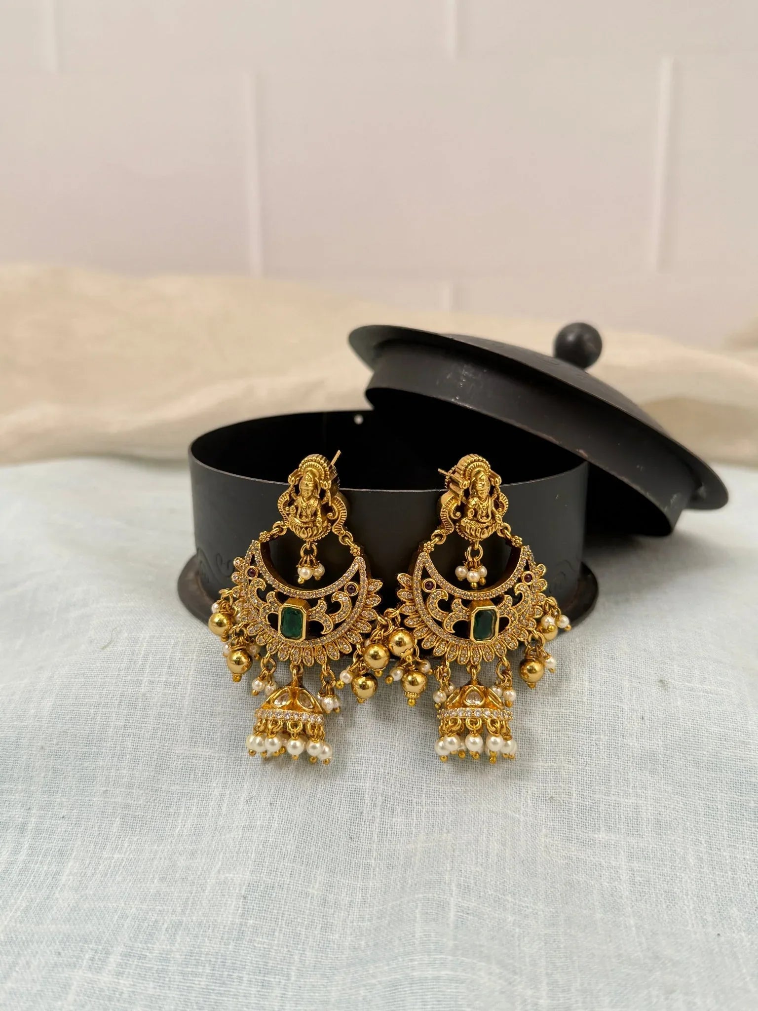 Luxurious Antique Earrings 0504 - Mahilas