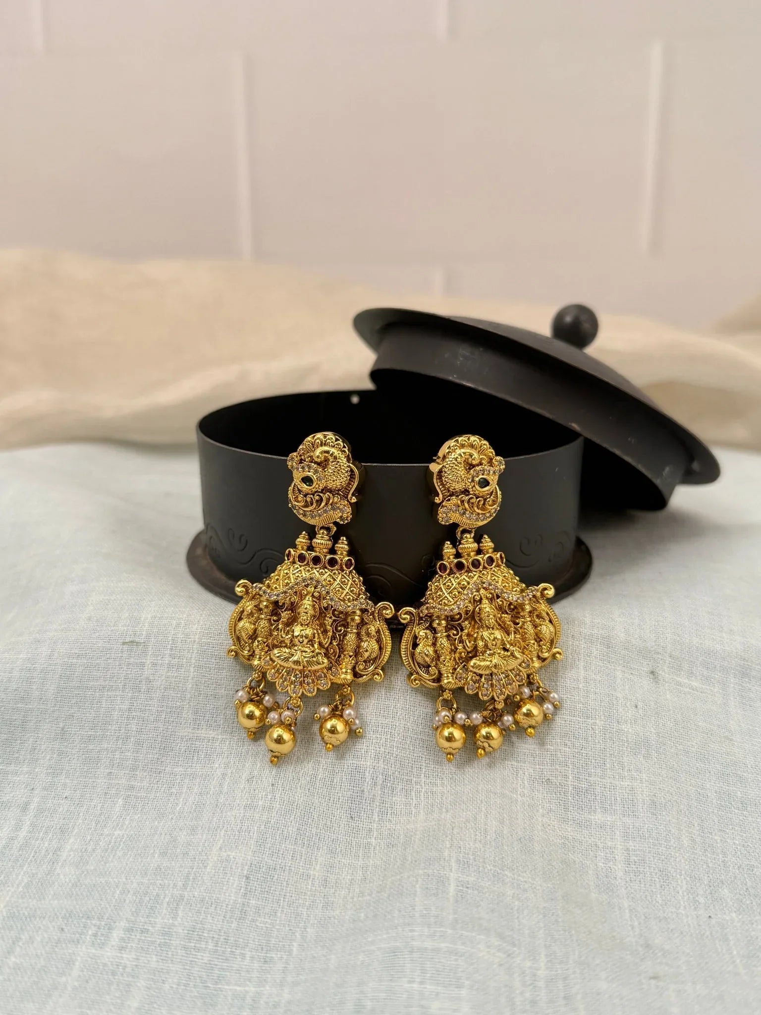 Luxurious Antique Earrings 0507 - Mahilas