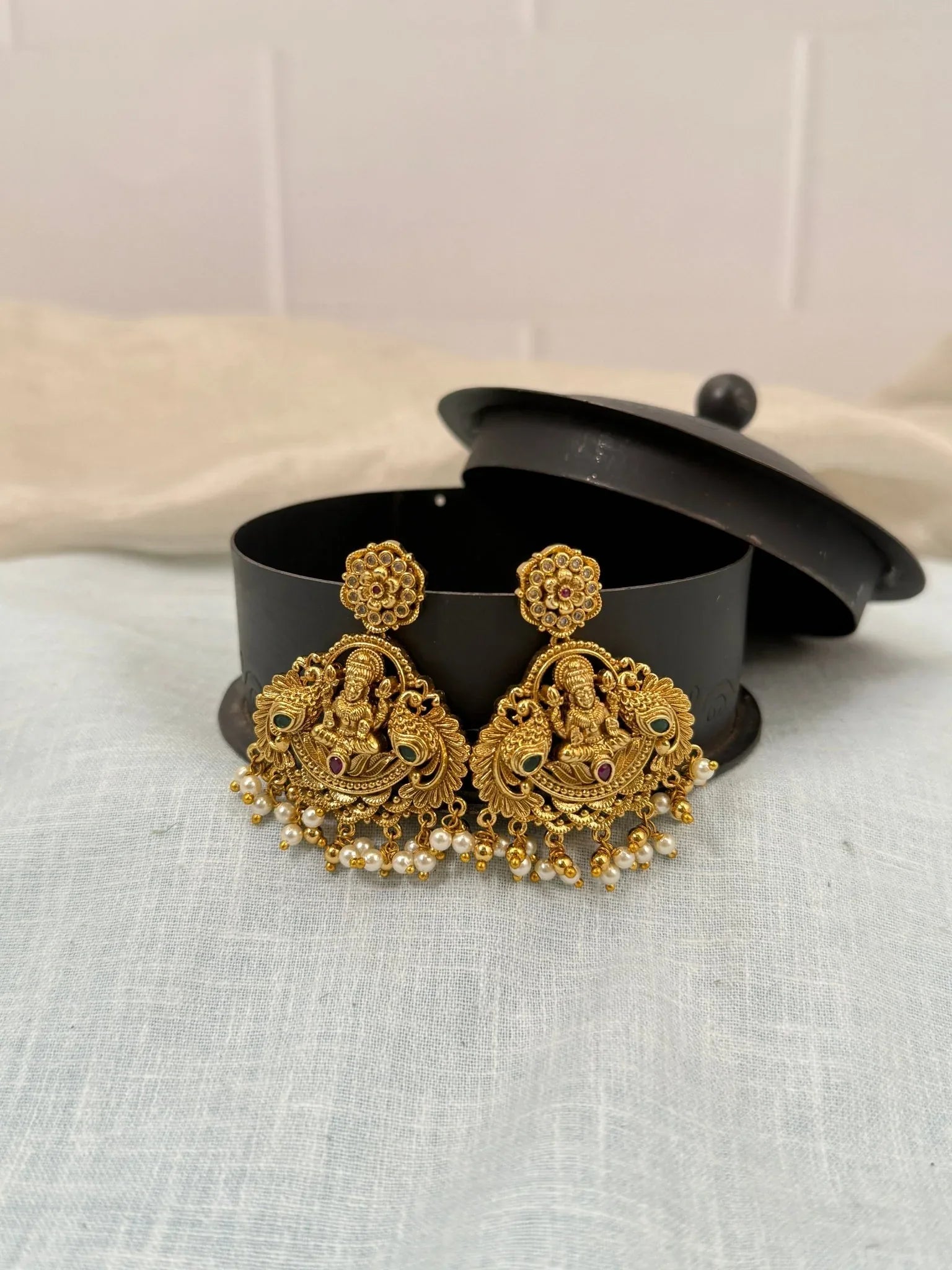 Luxurious Antique Earrings 0509 - Mahilas