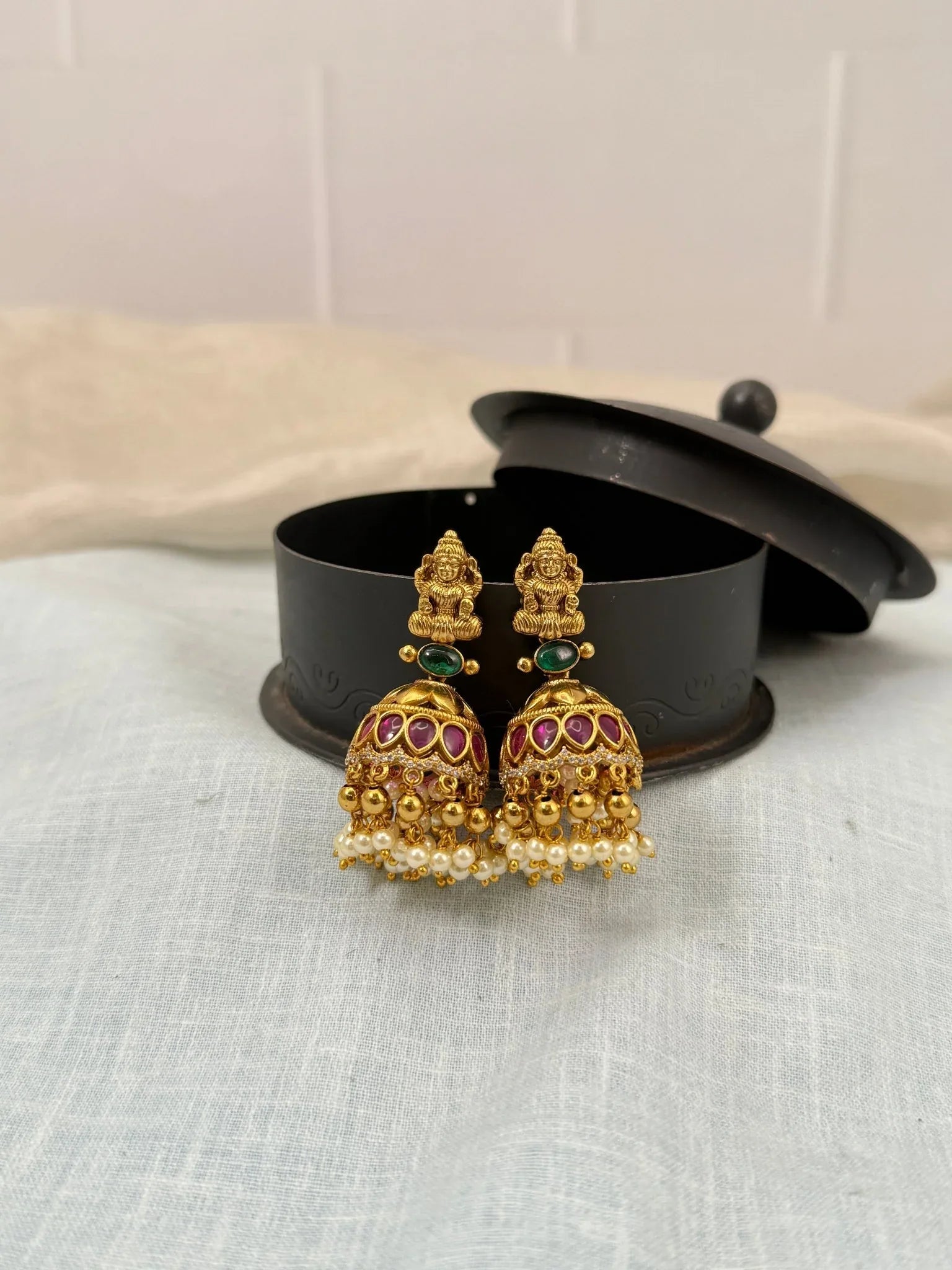 Luxurious Antique Earrings 0510 - Mahilas
